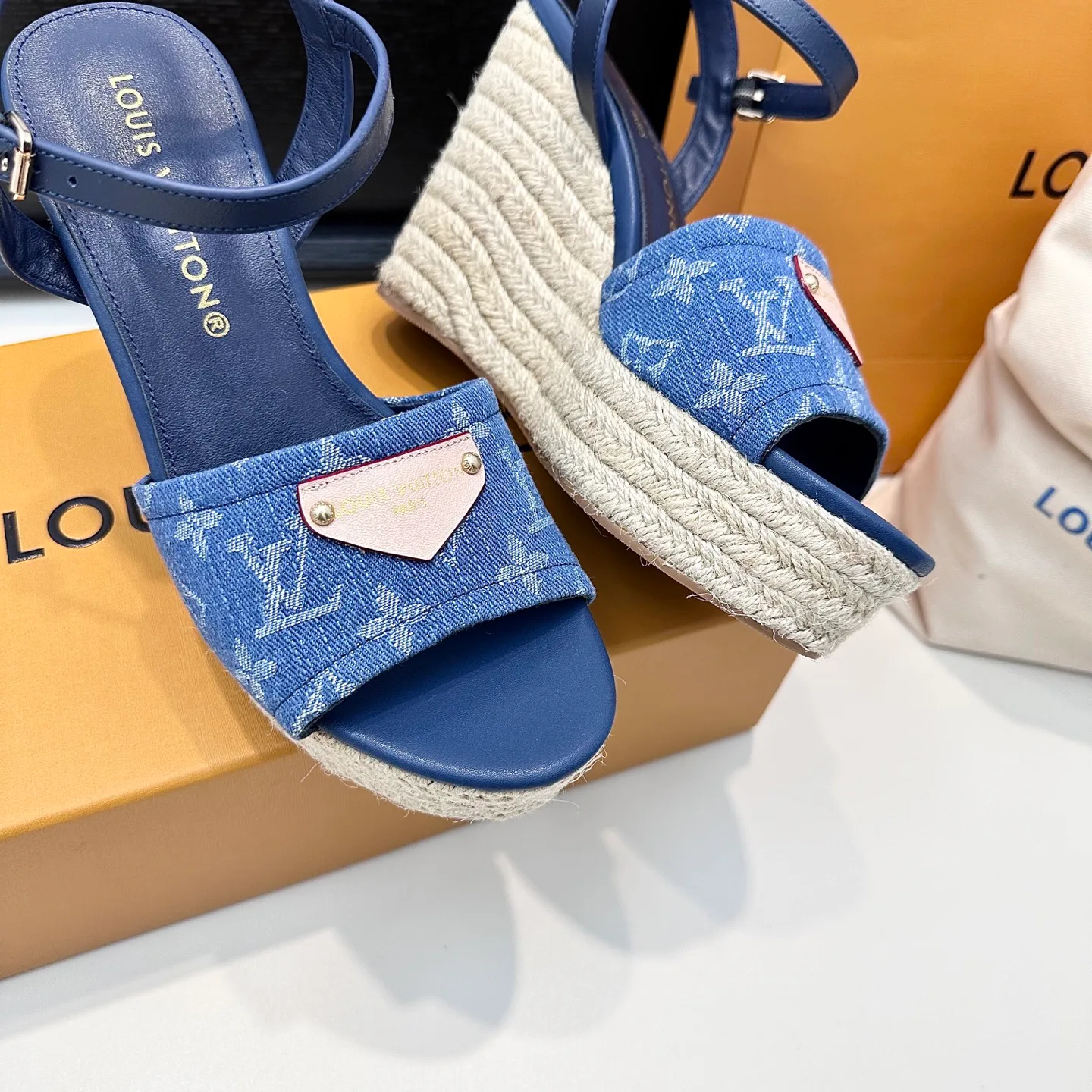 Сандалии Женские Louis Vuitton 11566078