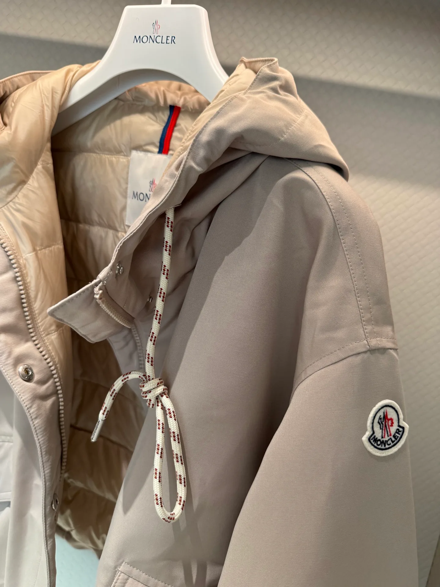 Куртки И Пуховики Женские Moncler 17952952