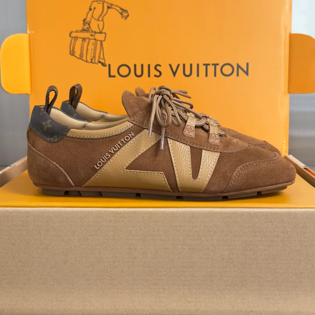 Кроссовки Женские Louis Vuitton 17780698