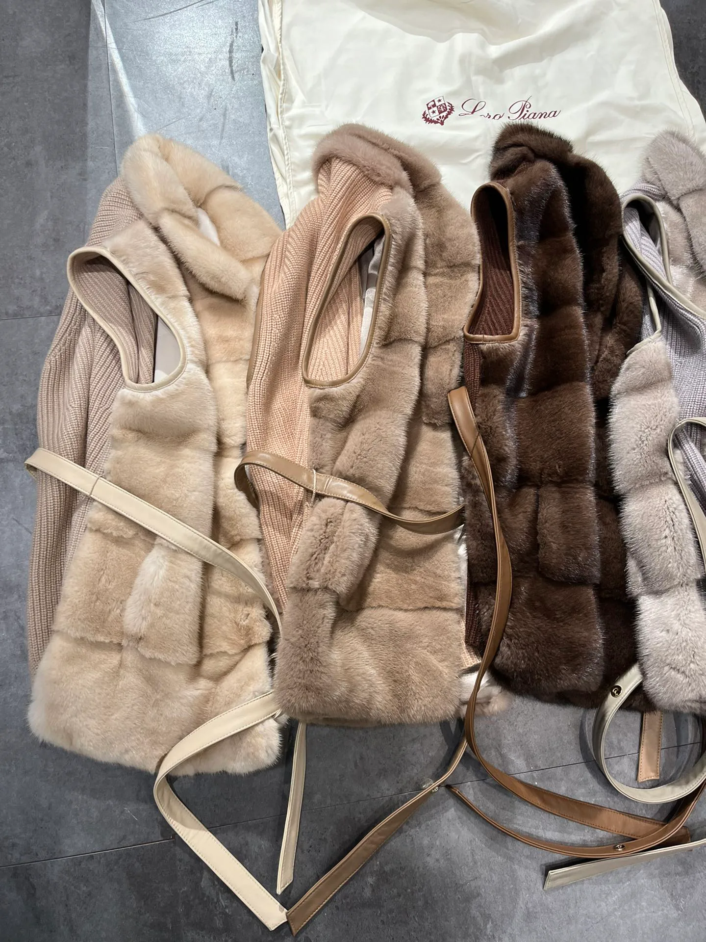 Жилеты Женские Loro Piana 18899893