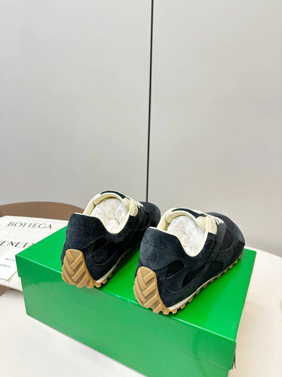 Кроссовки Женские Bottega Veneta 582533