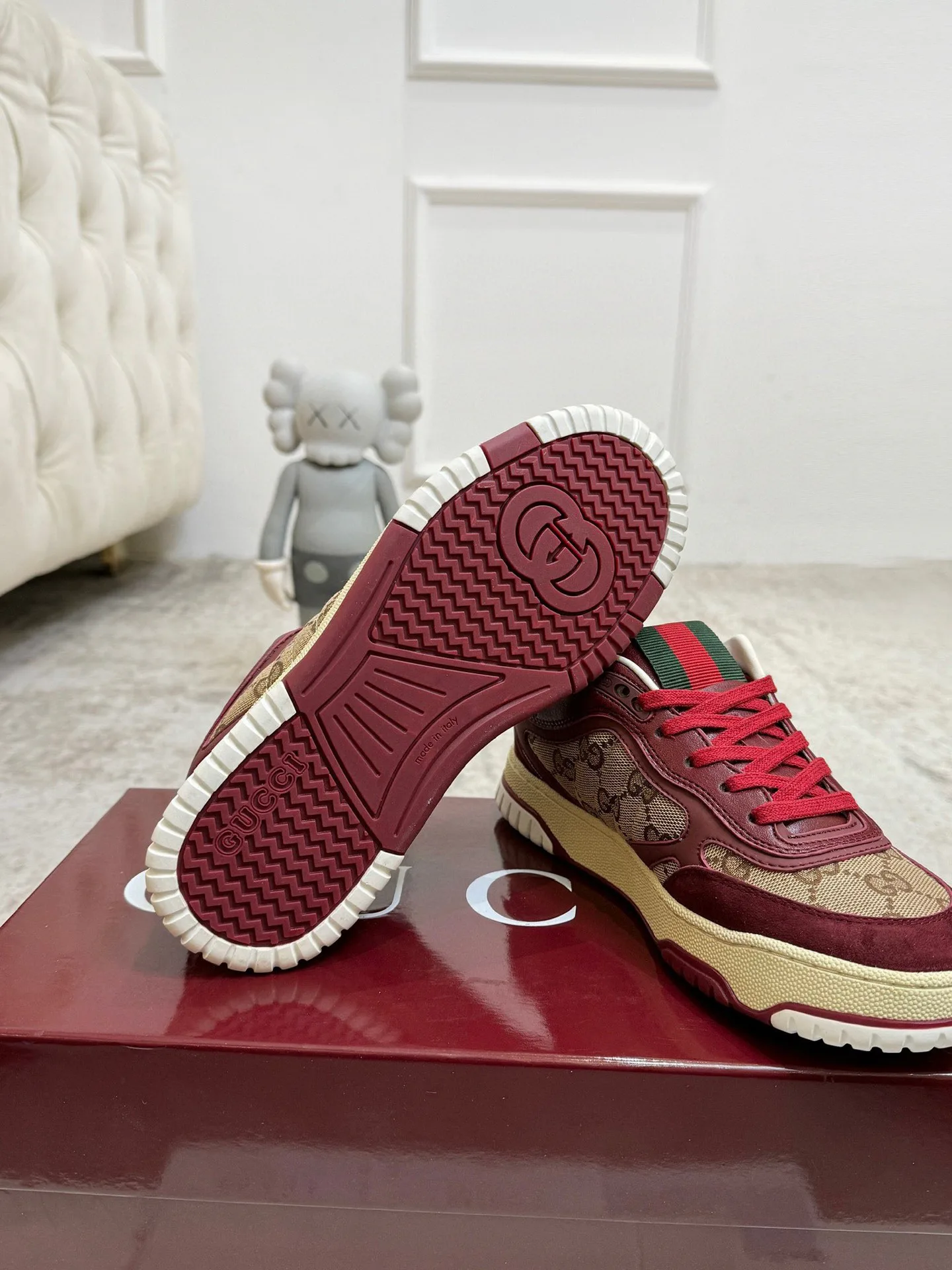 Кроссовки Женские Gucci 944891