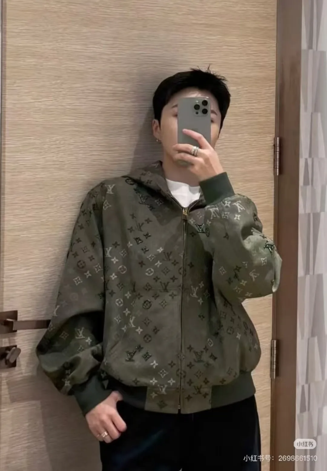 Куртки И Пуховики Мужские Louis Vuitton 1270669