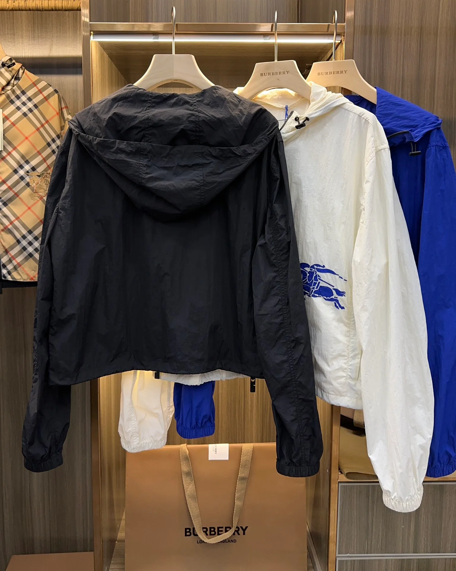 Куртки И Пуховики Женские Burberry 12778521