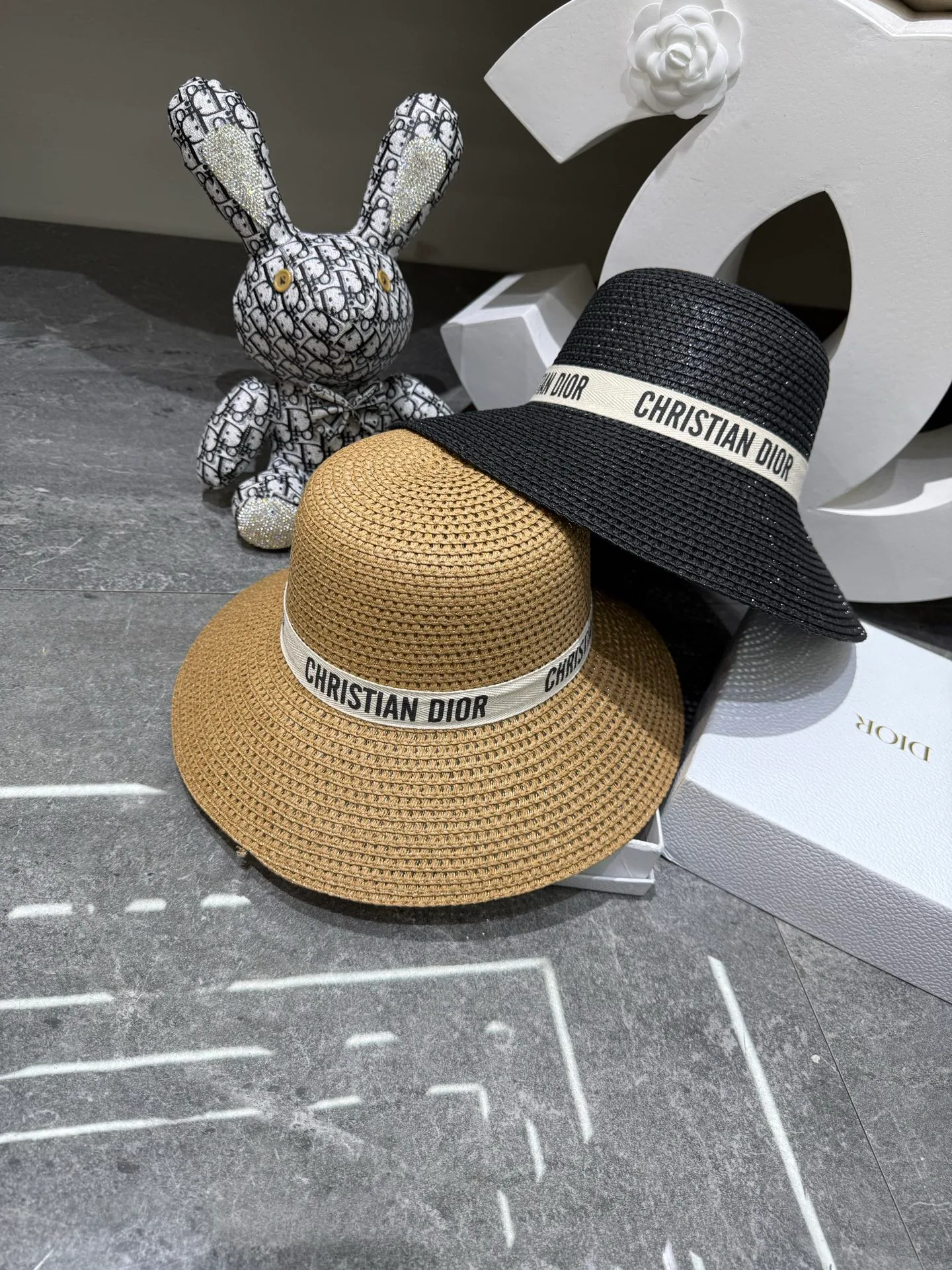 Головные Уборы Christian Dior 17810496