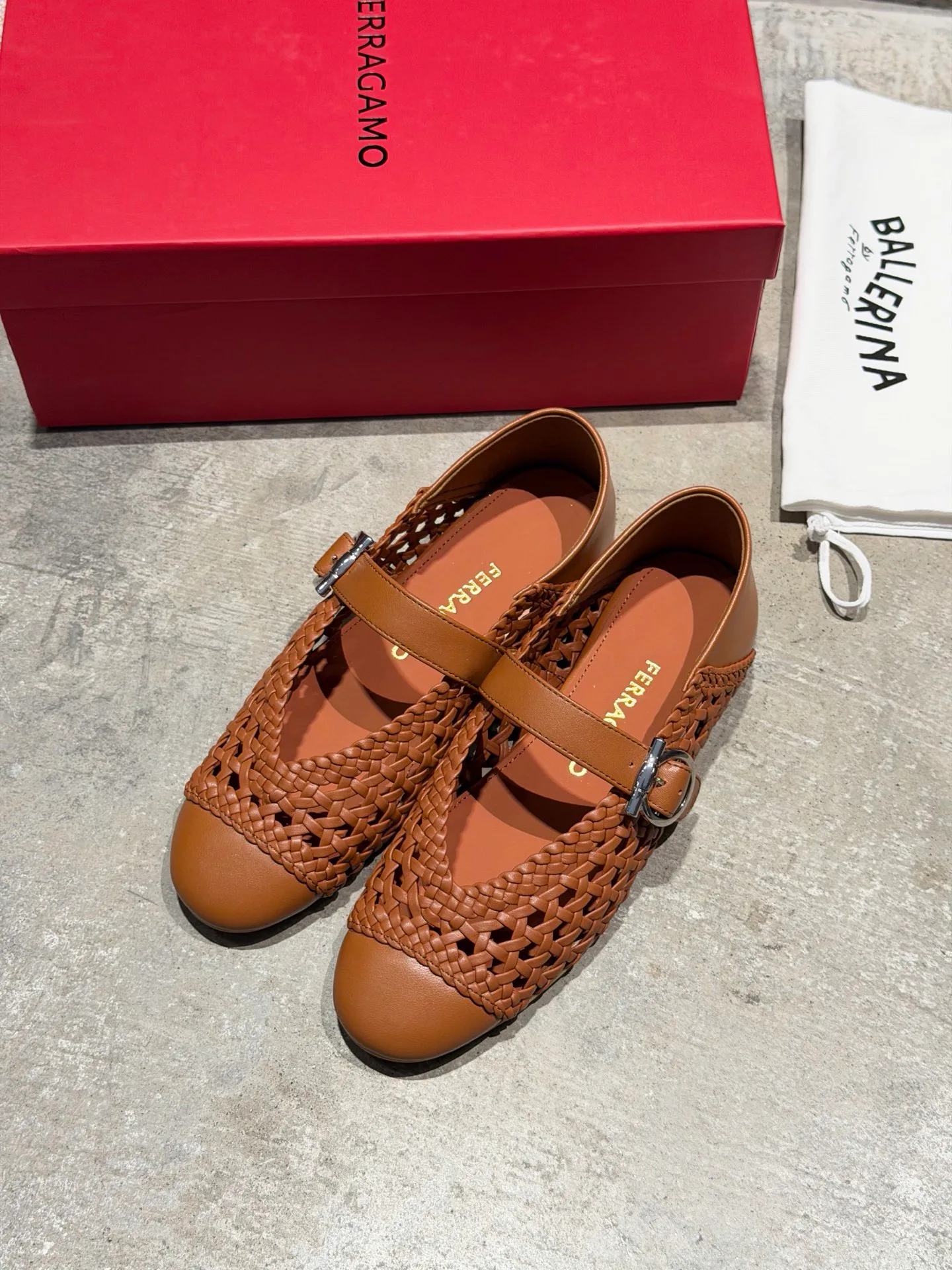 Туфли Женские Salvatore Ferragamo 13368370