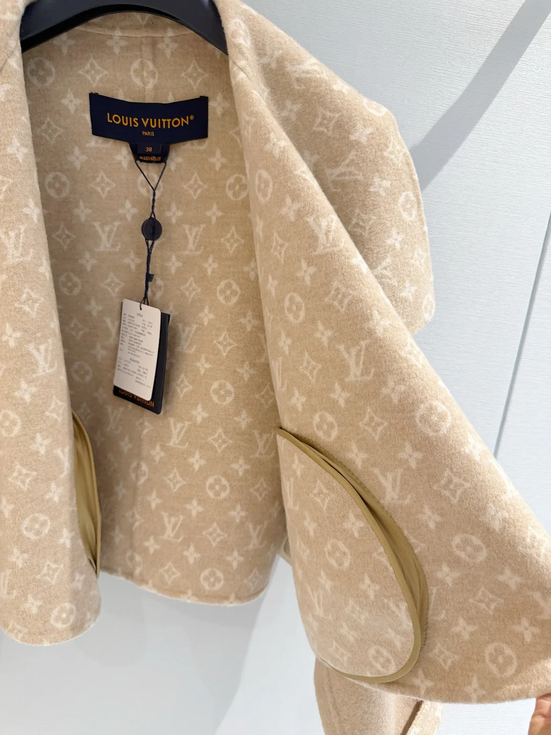 Пальто Женские Louis Vuitton 18585636