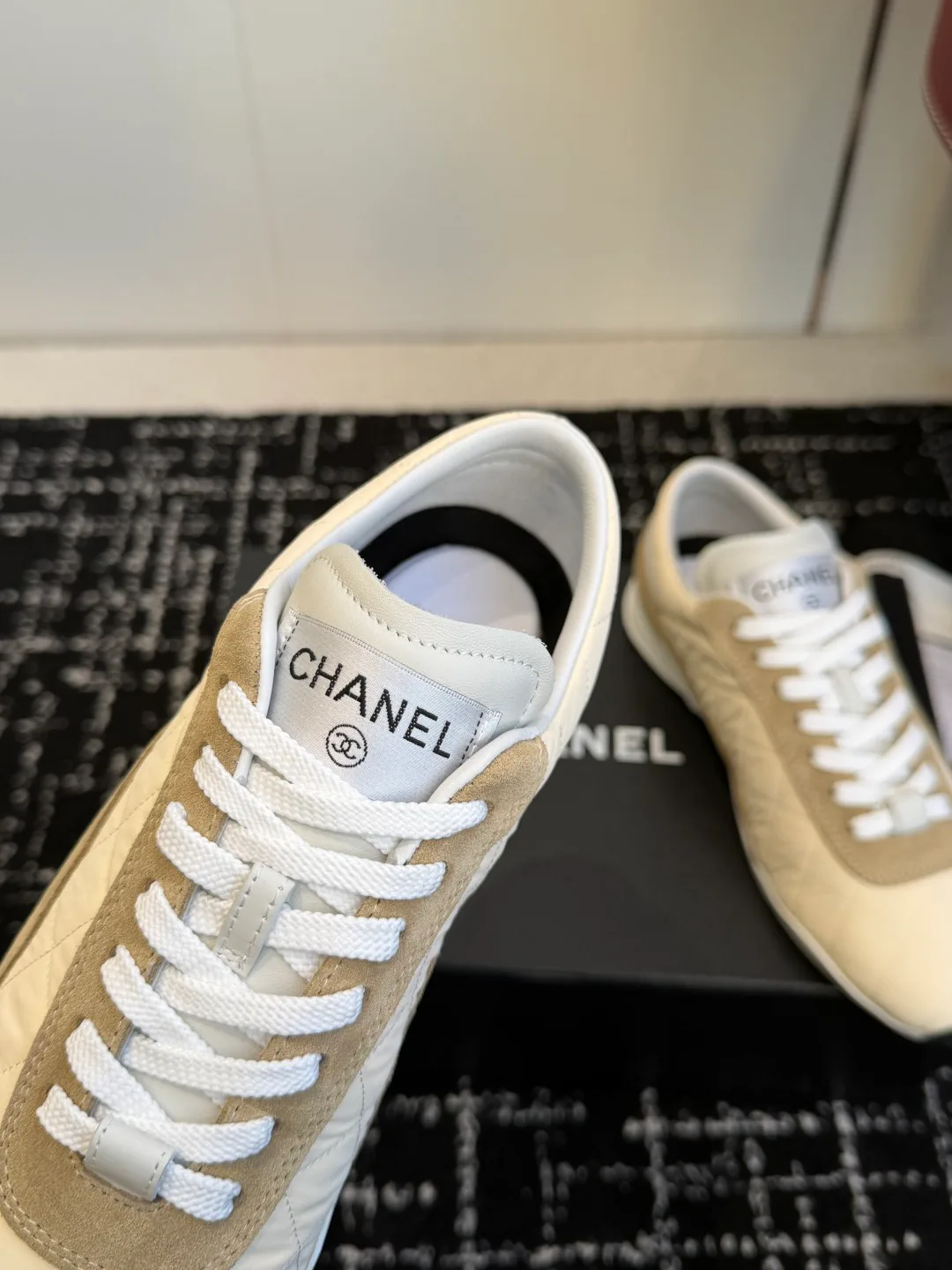 Кроссовки Женские Chanel 11213682