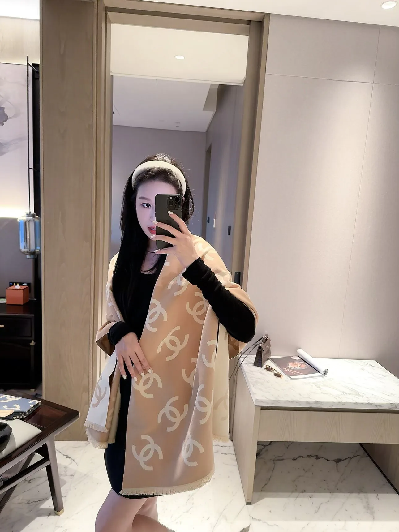 Шарфы Chanel 18003000