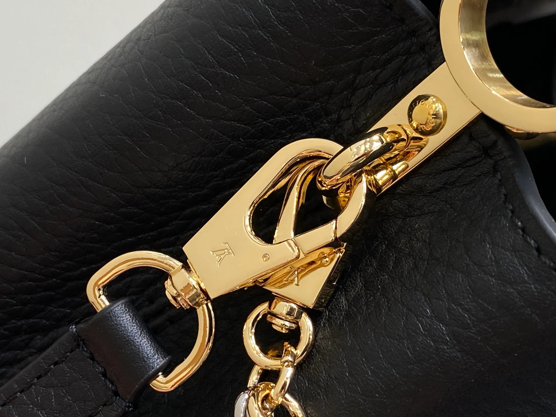 Классические Сумки Женские Louis Vuitton 12798946