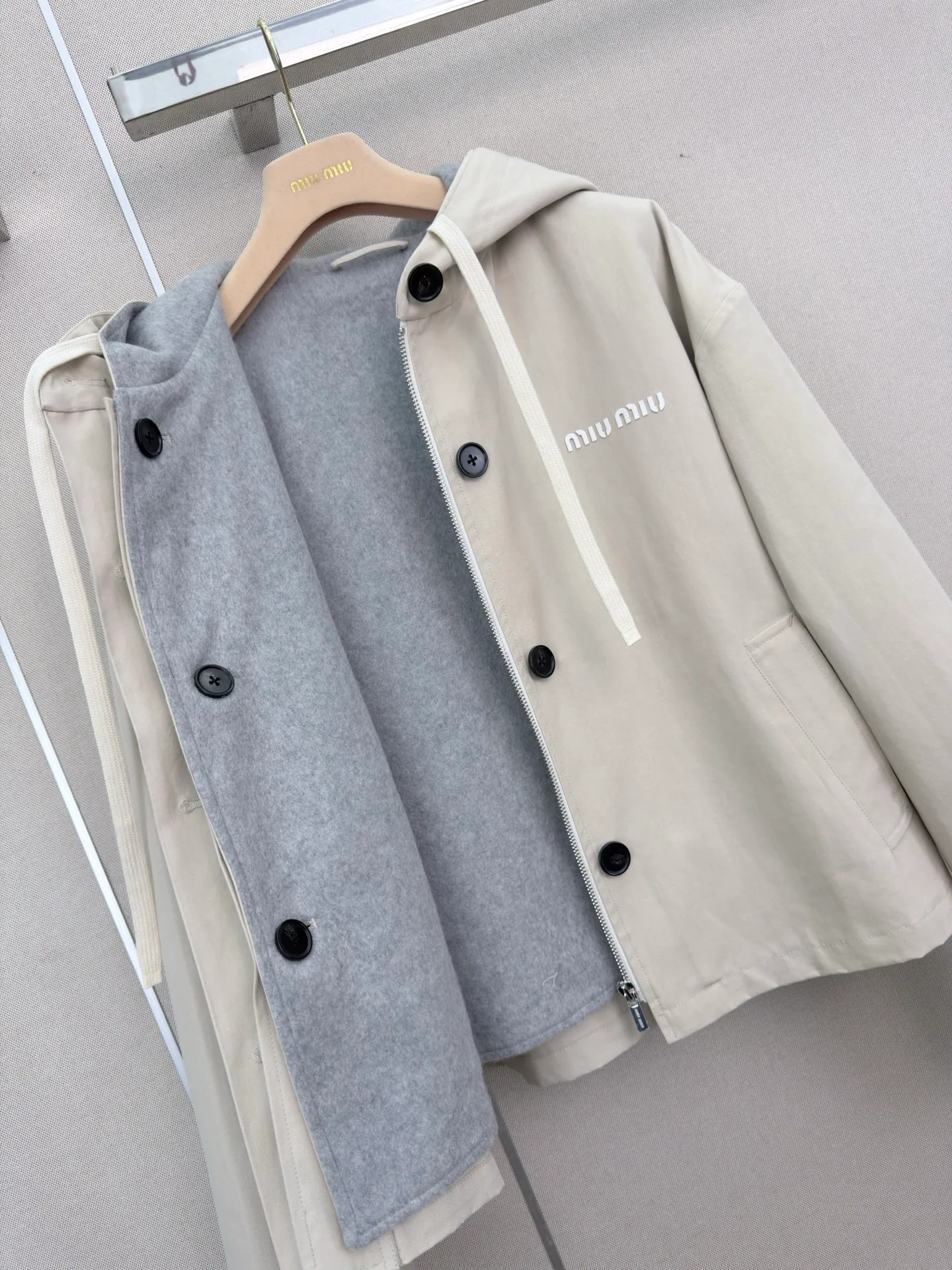 Куртки И Пуховики Женские Miu Miu 18206321
