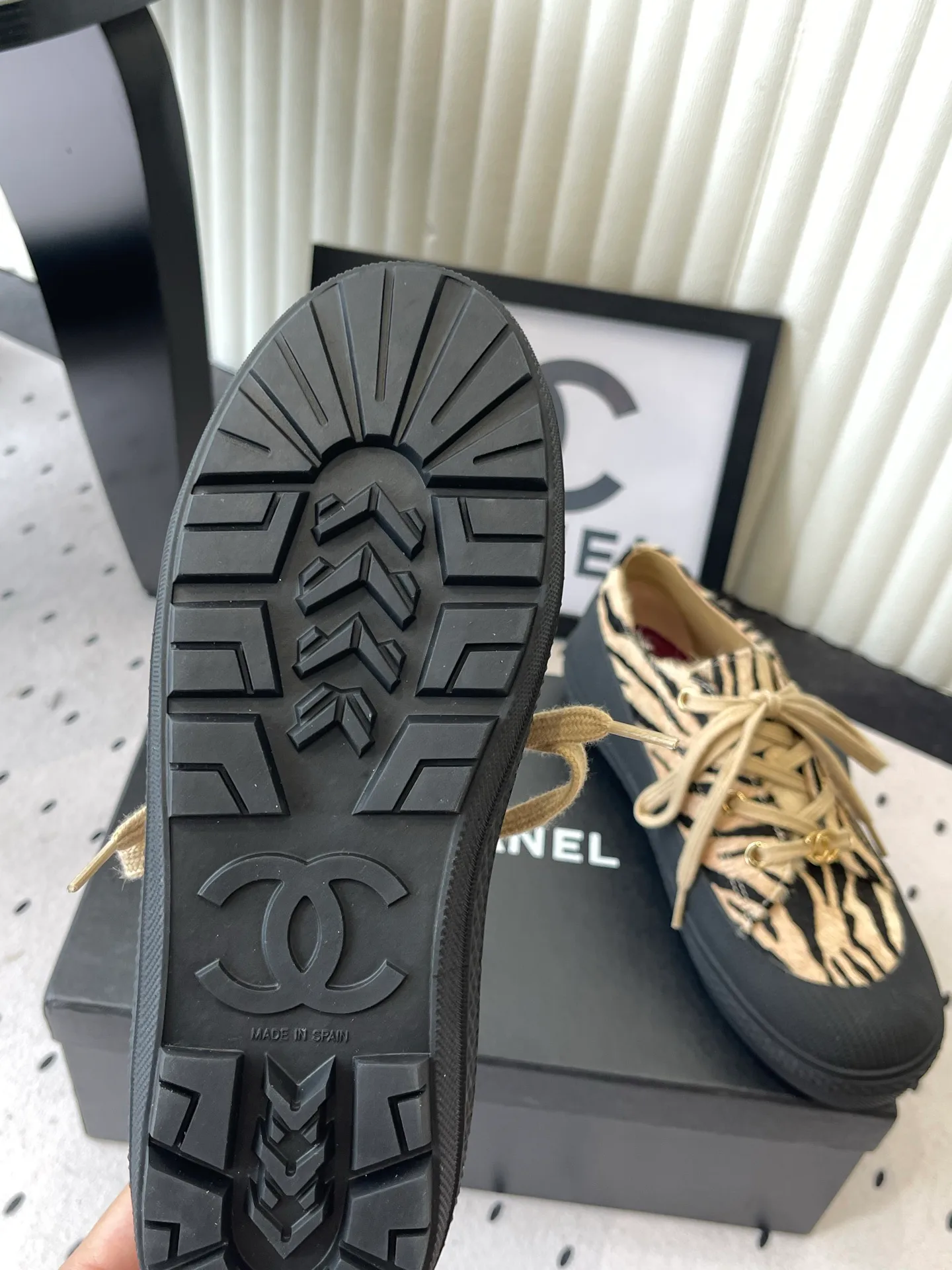 Кроссовки Женские Chanel 18069872