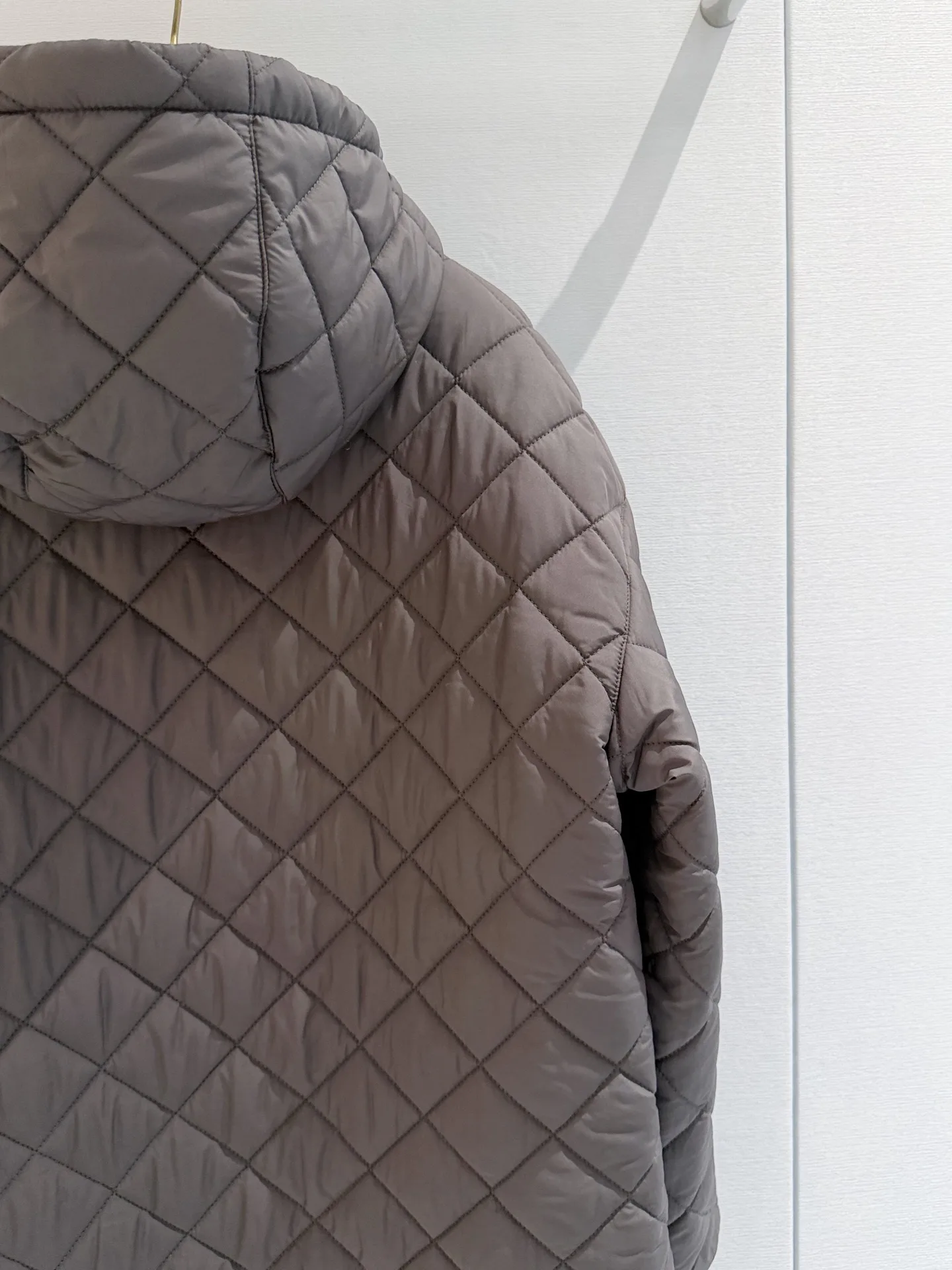 Куртки И Пуховики Женские Miu Miu 18689406