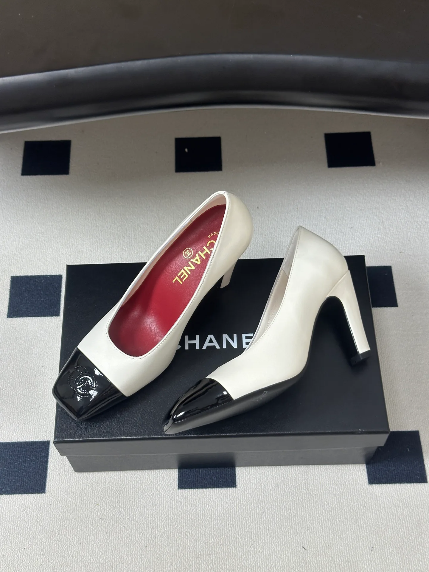 Туфли Женские Chanel 18049719