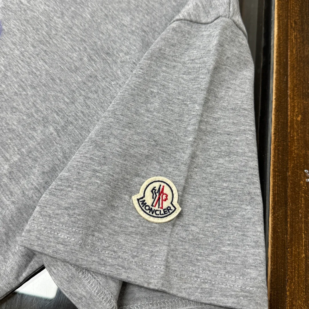 Футболки Женские Moncler 10292188