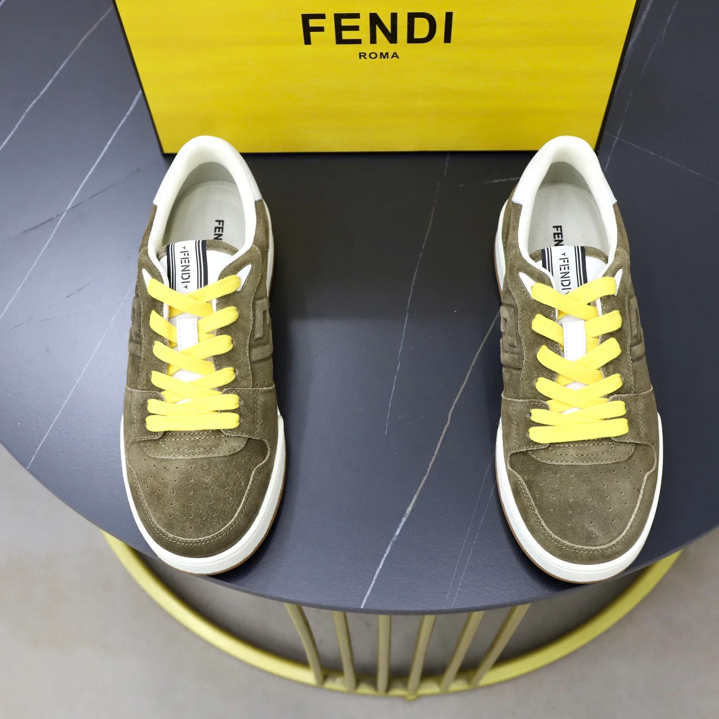 Кроссовки Женские Fendi 18516276