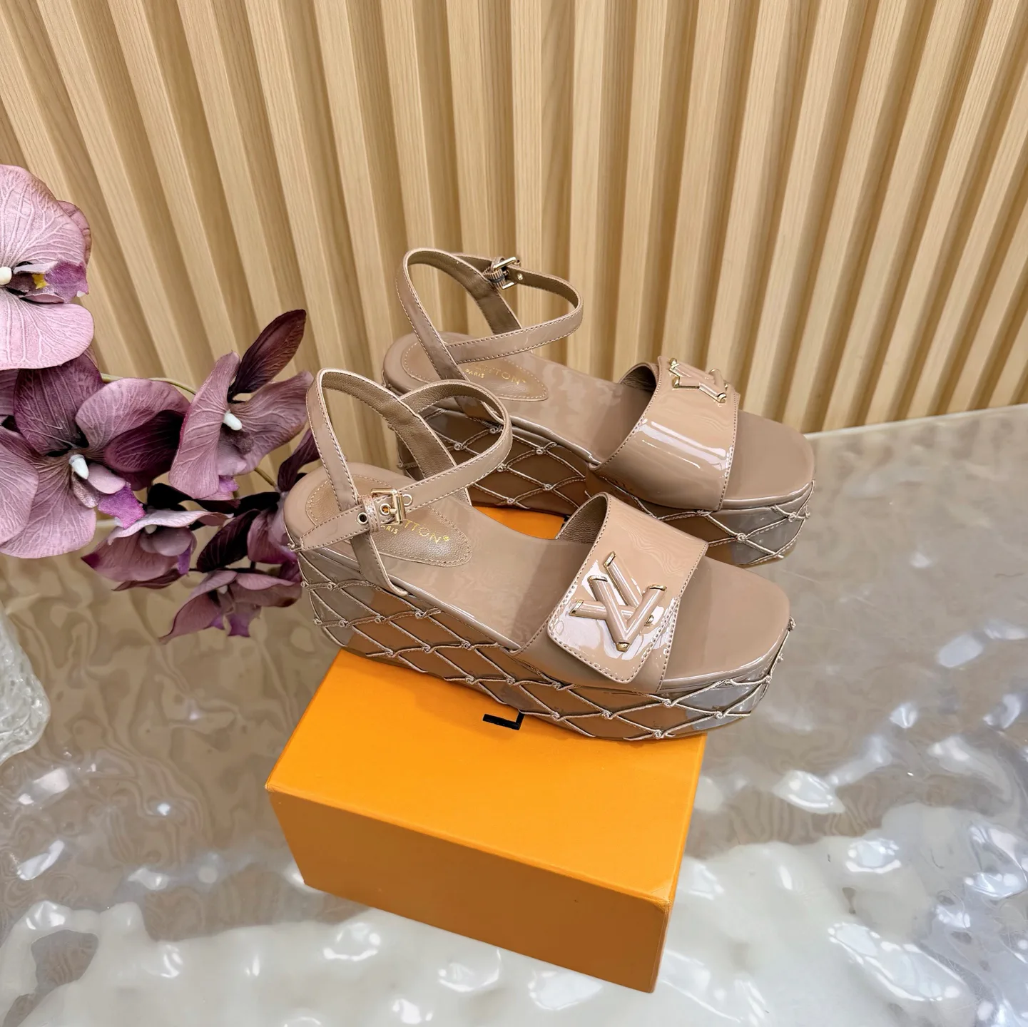 Босоножки Женские Louis Vuitton 12615434