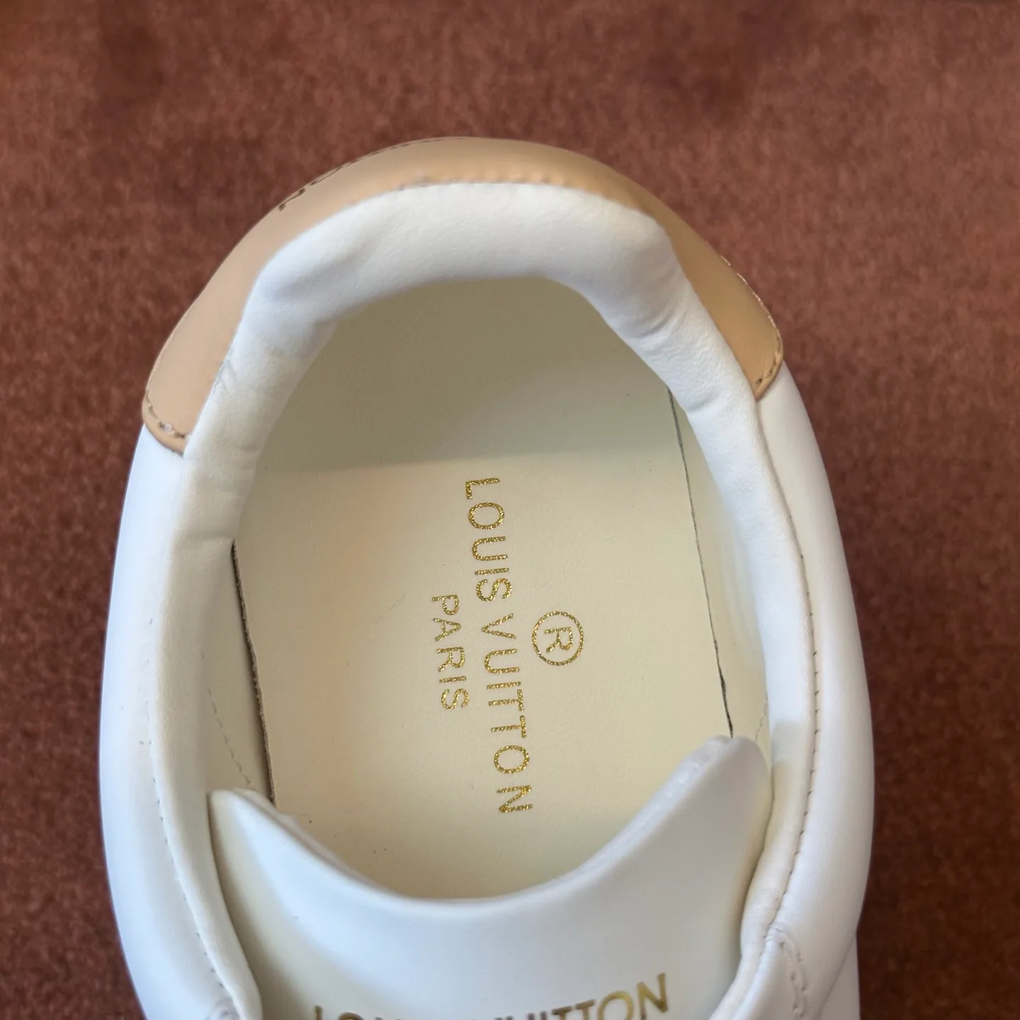 Кроссовки Женские Louis Vuitton 18120680