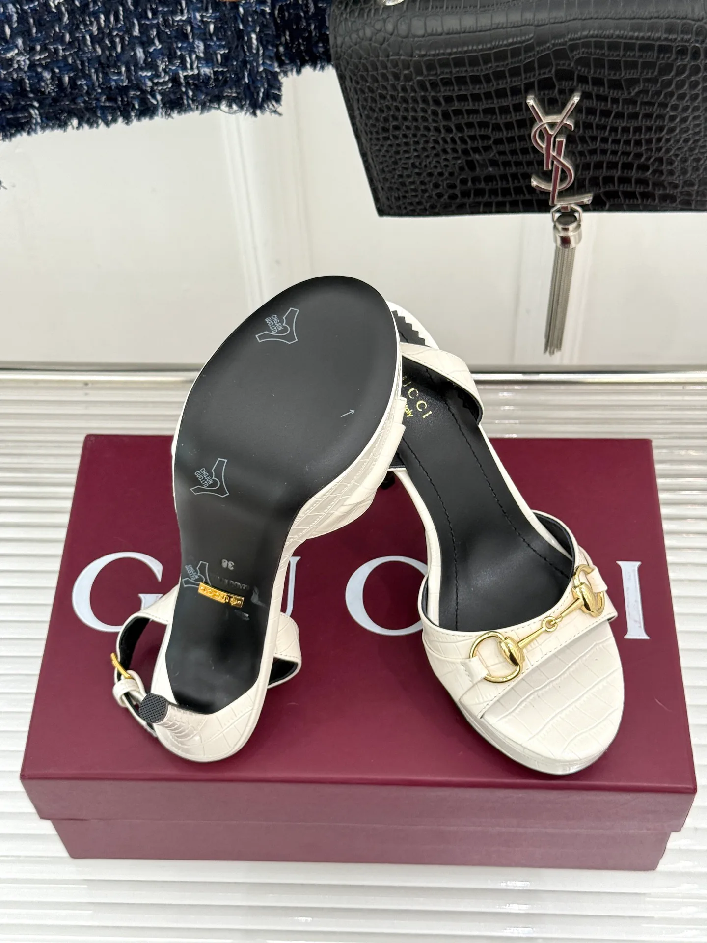 Босоножки Женские Gucci 17646530