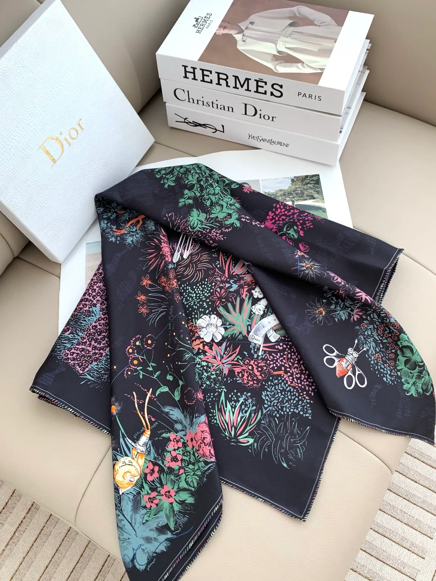 Платки Christian Dior 18476563