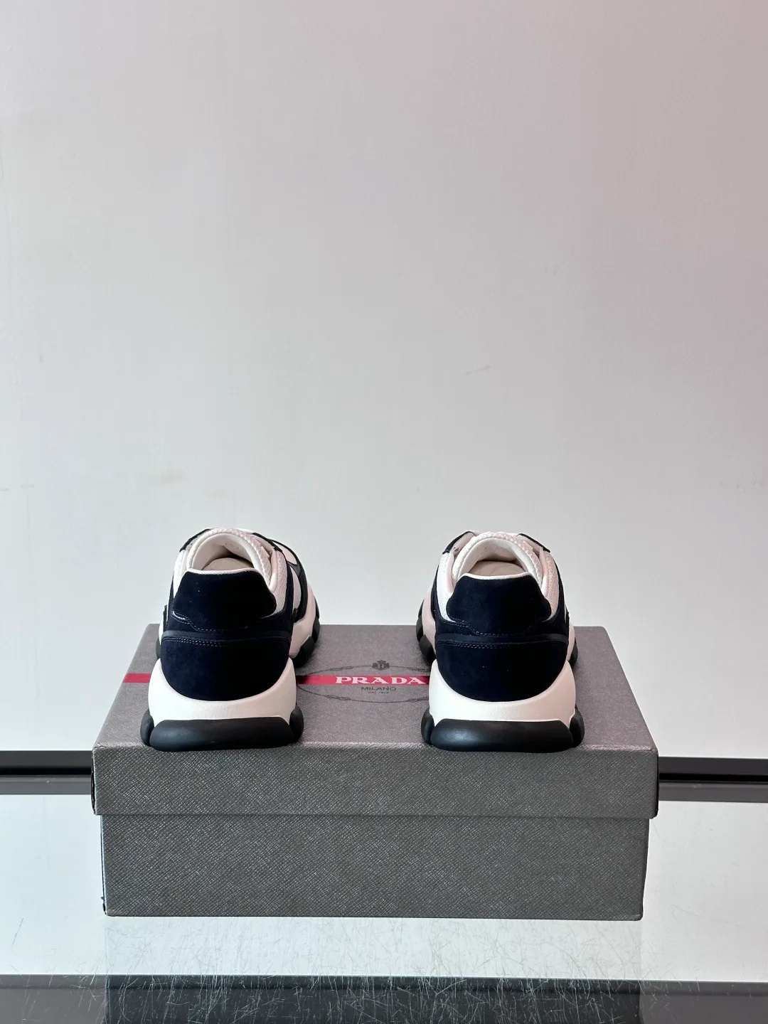 Кроссовки Женские Prada 18449473