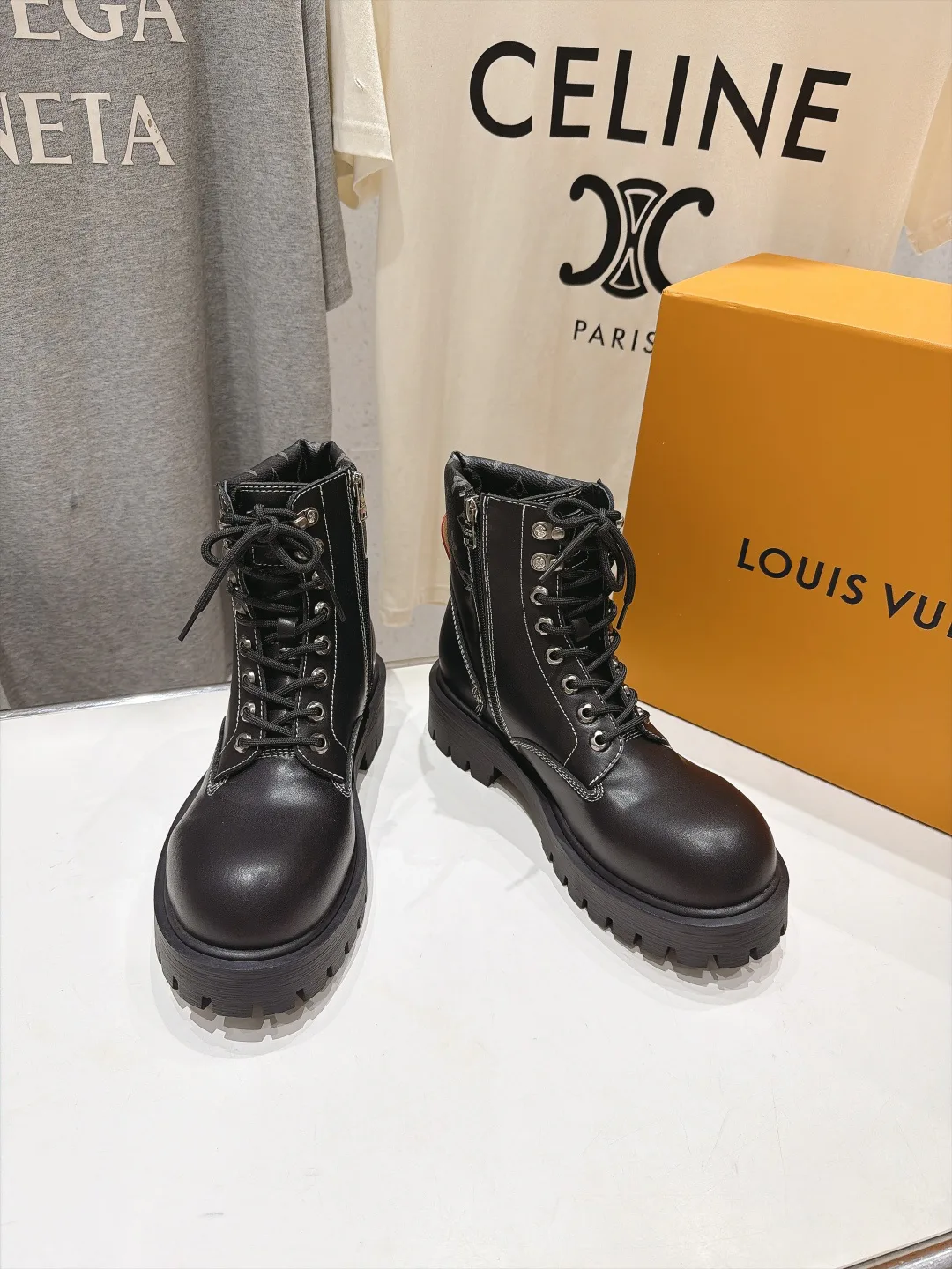 Ботинки Мужские Louis Vuitton 18650041