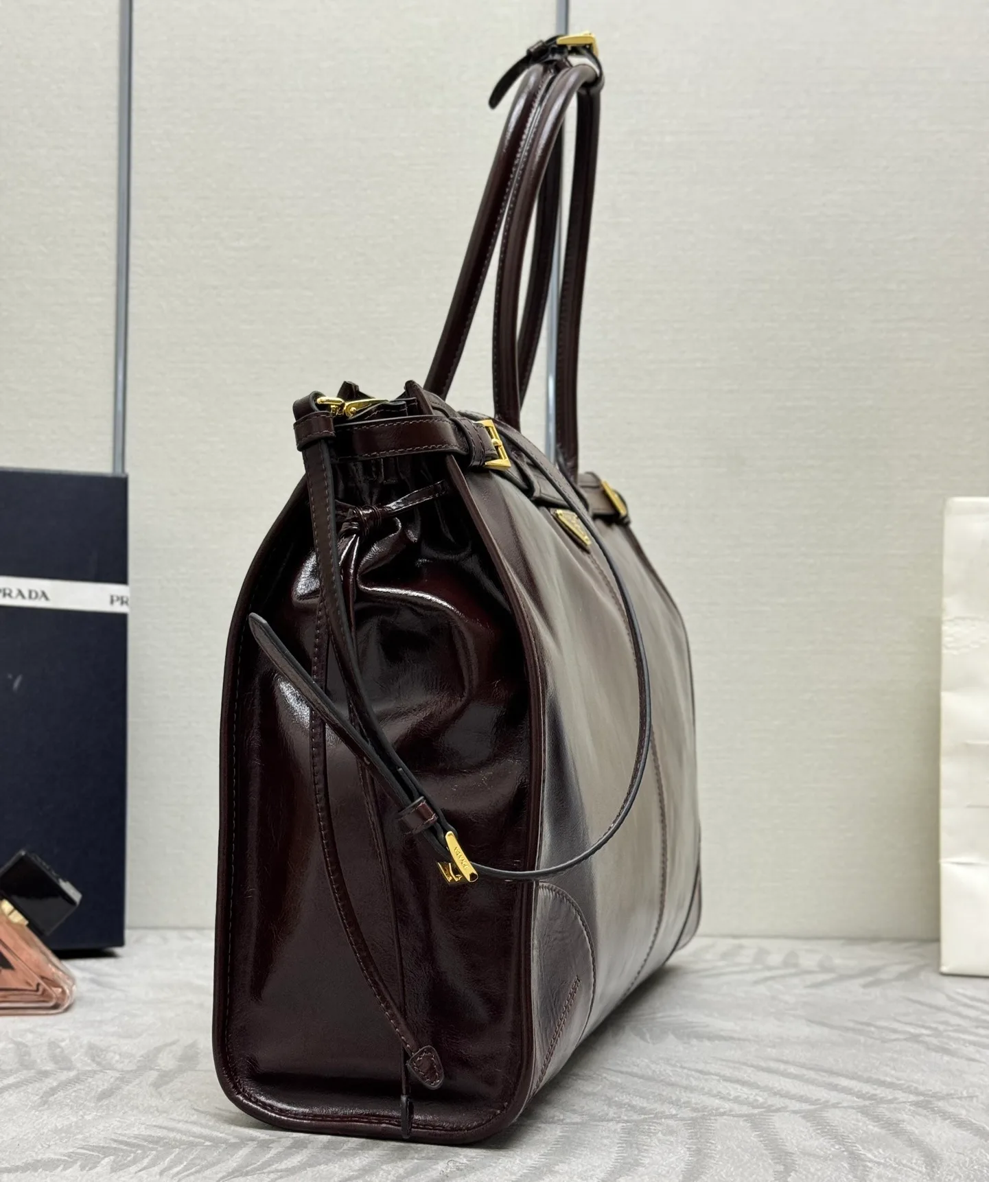 Классические Сумки Женские Prada 11462561