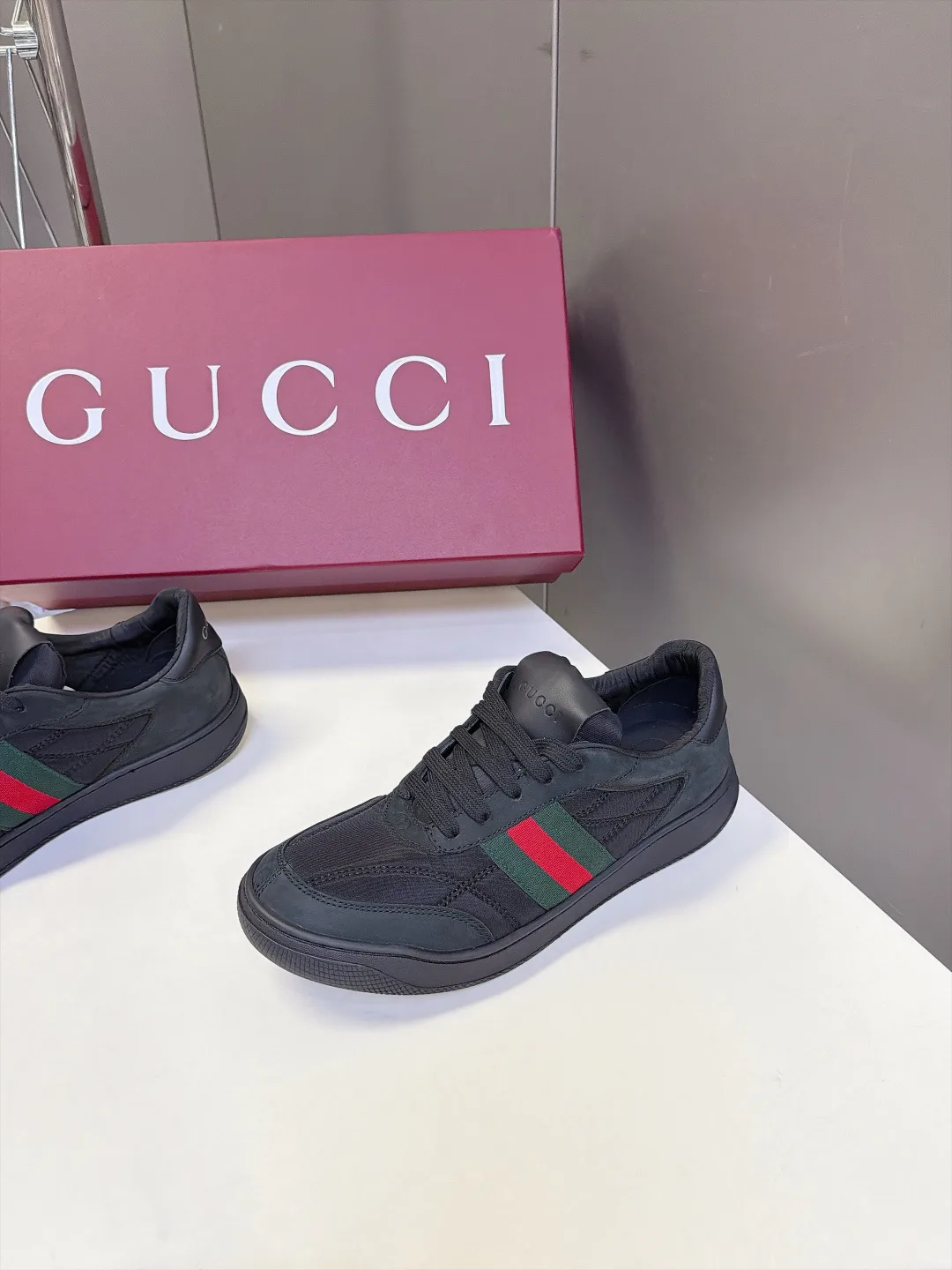 Кроссовки Женские Gucci 18005186
