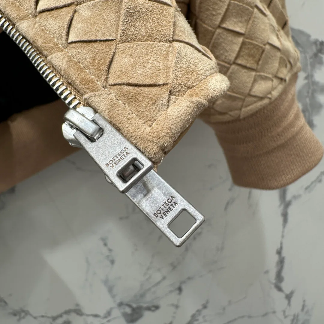 Кожаные Куртки И Дублёнки Женские Bottega Veneta 13309660