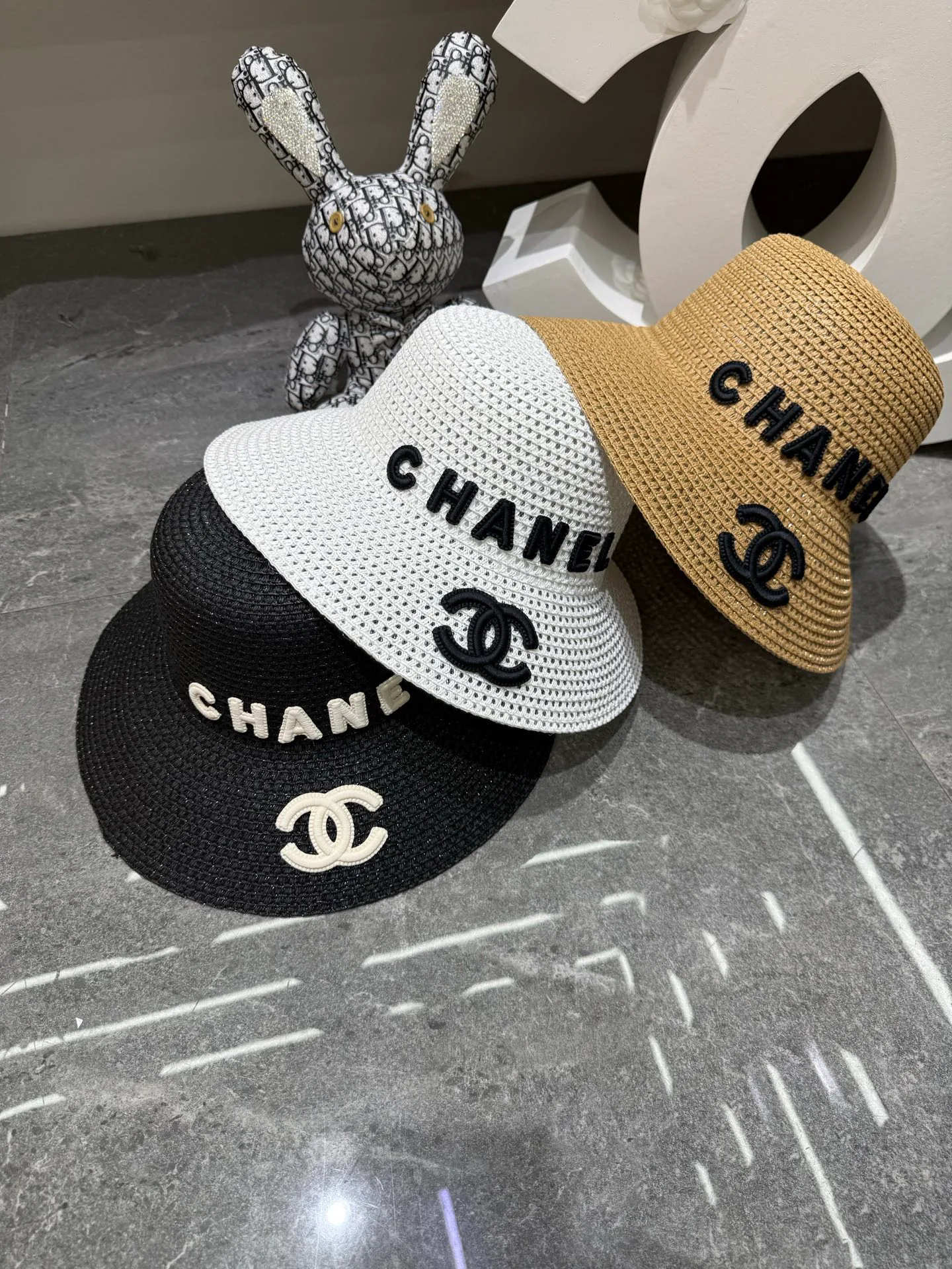 Головные Уборы Chanel 17498276