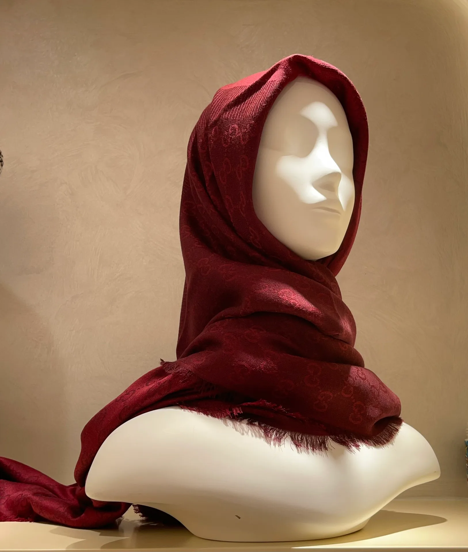 Шарфы Gucci 2536170