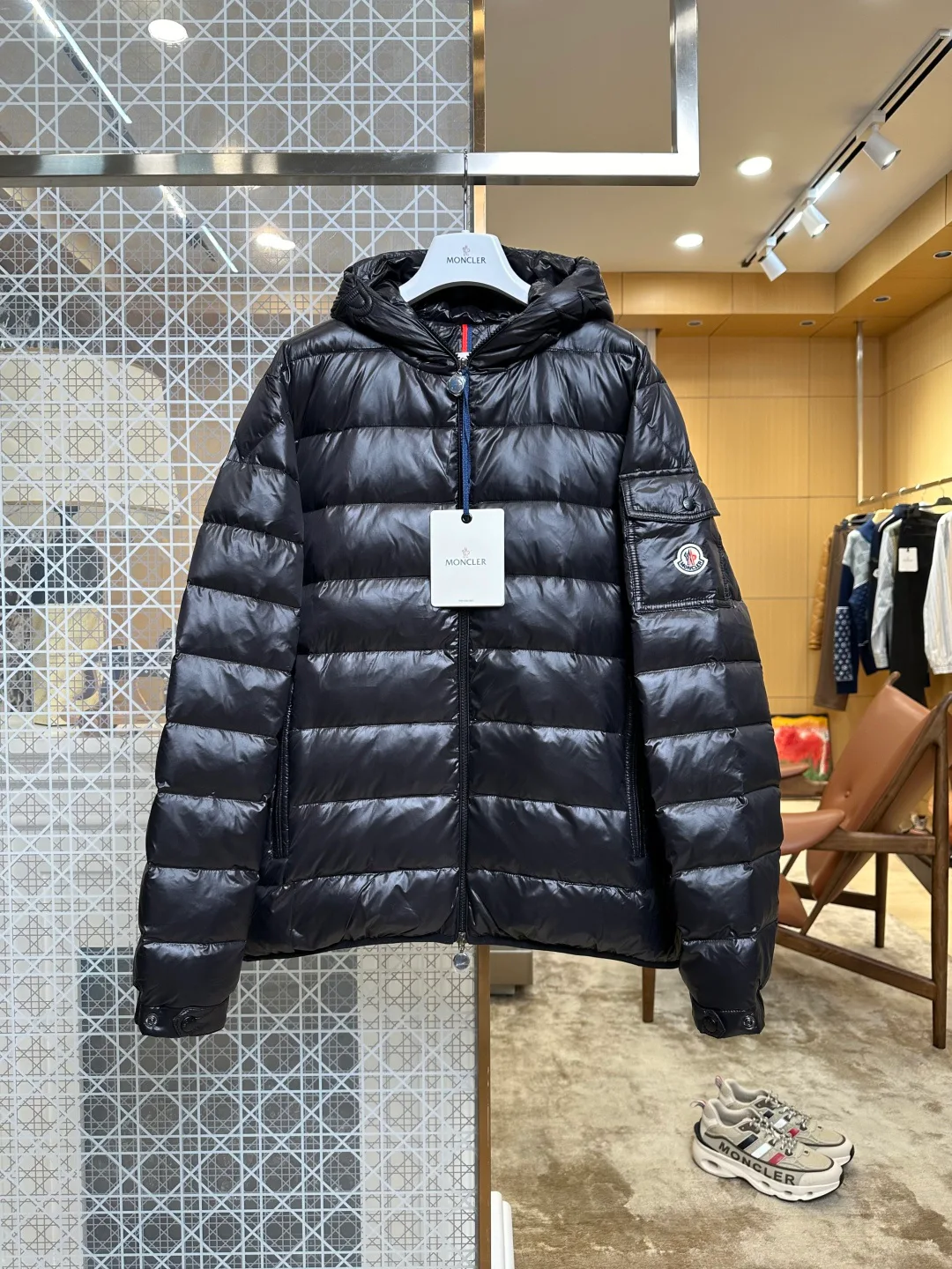 Куртки И Пуховики Мужские Moncler 18209649