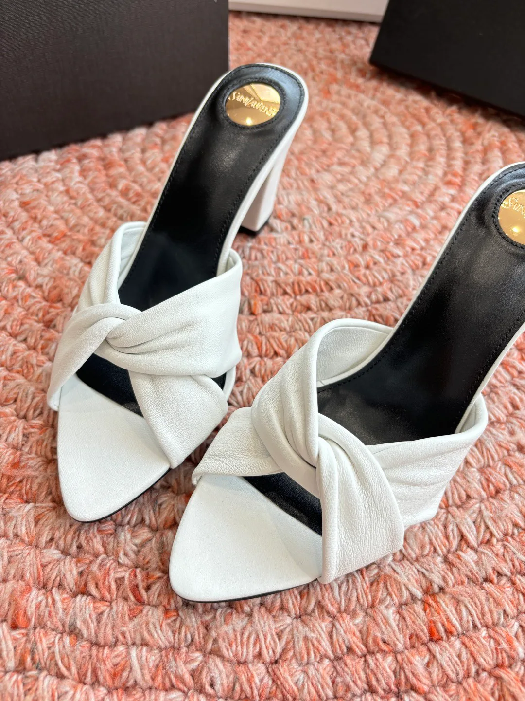 Босоножки Женские Saint Laurent 11770259