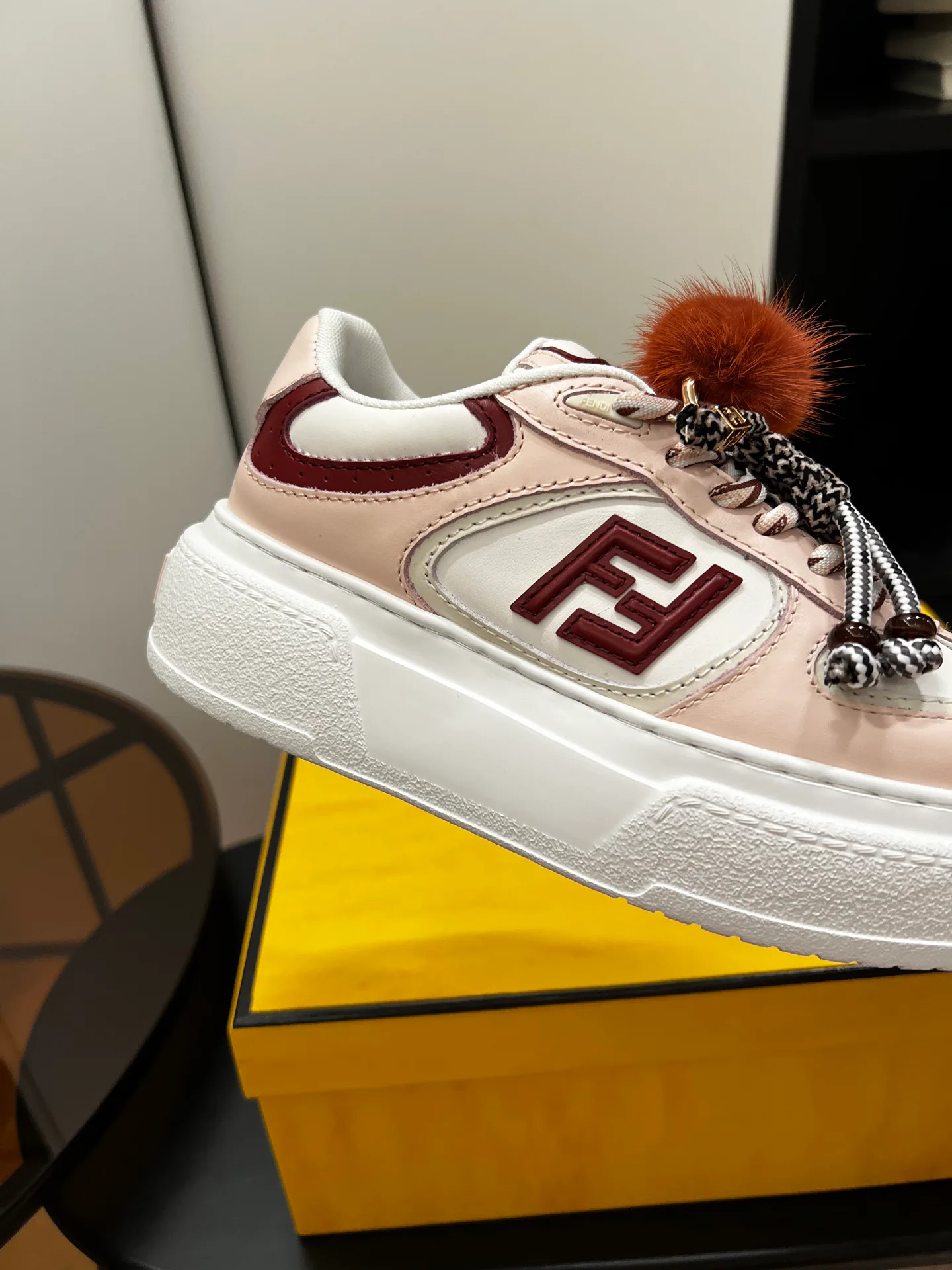 Кроссовки Женские Fendi 515271