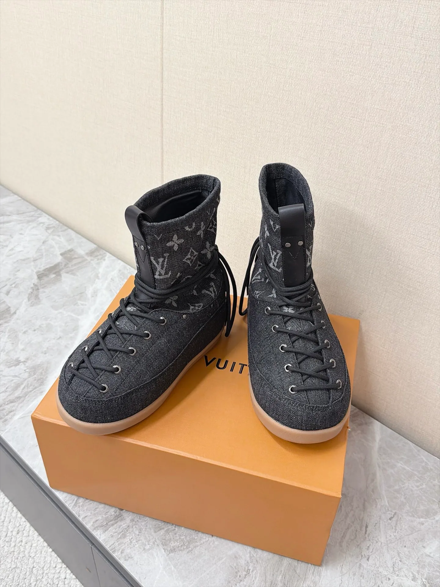 Угги Женские Louis Vuitton 19179034