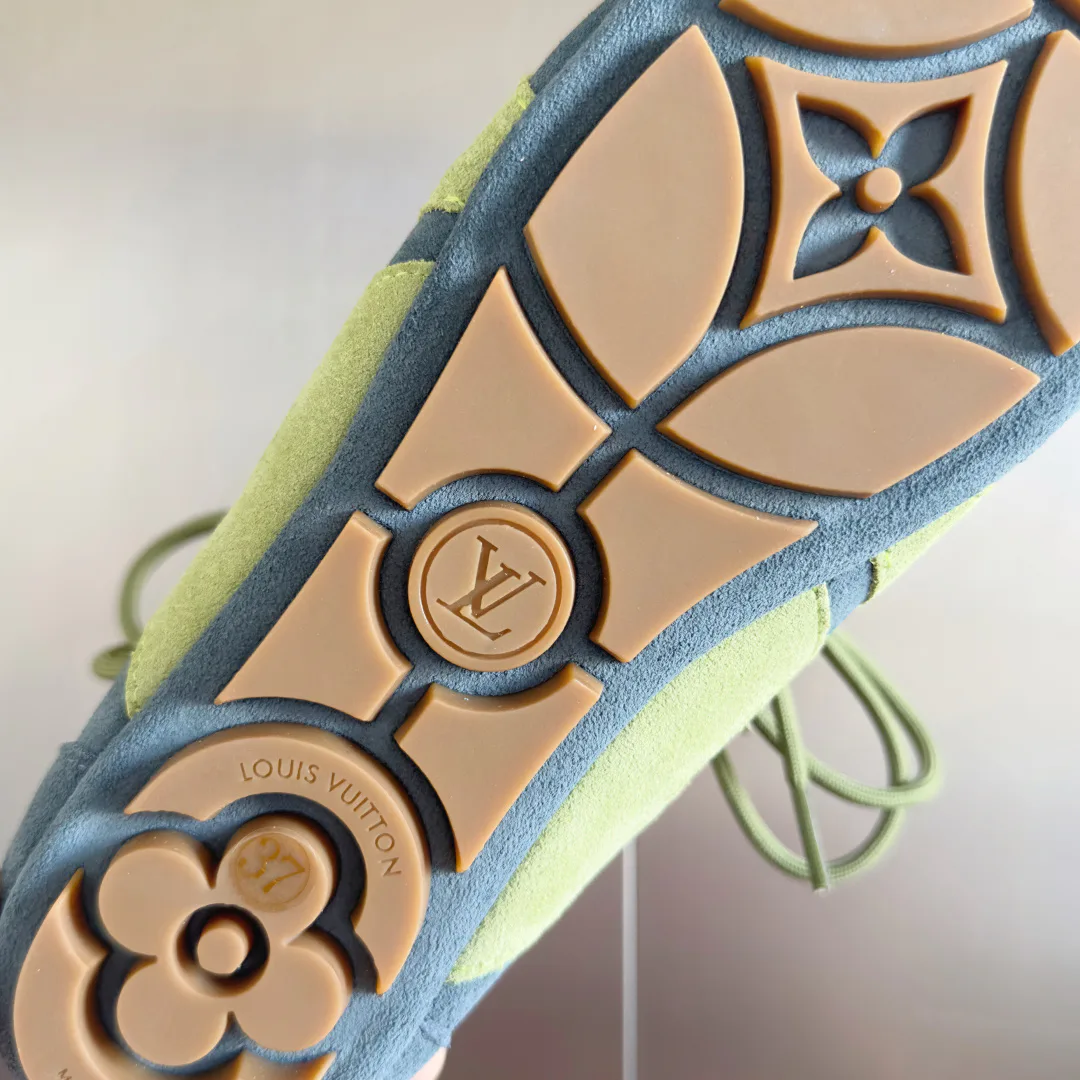 Кроссовки Женские Louis Vuitton 3098236