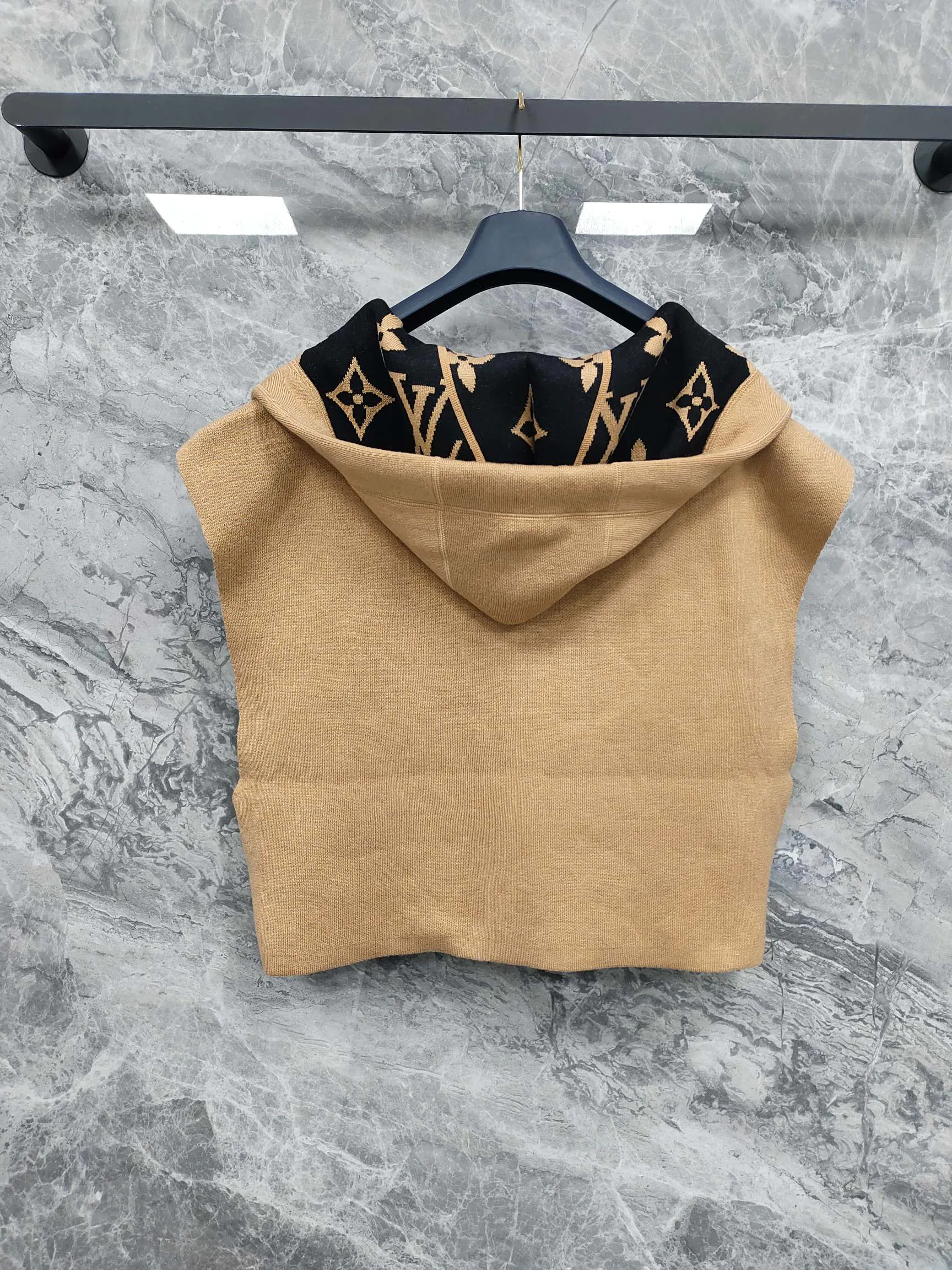 Жилеты Женские Louis Vuitton 18203434
