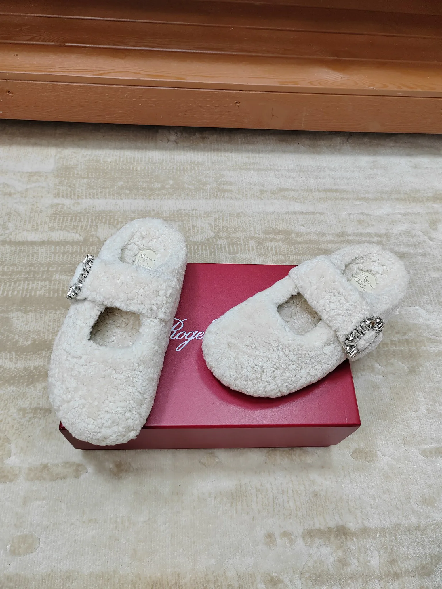 Тапочки Женские Roger Vivier 17852285