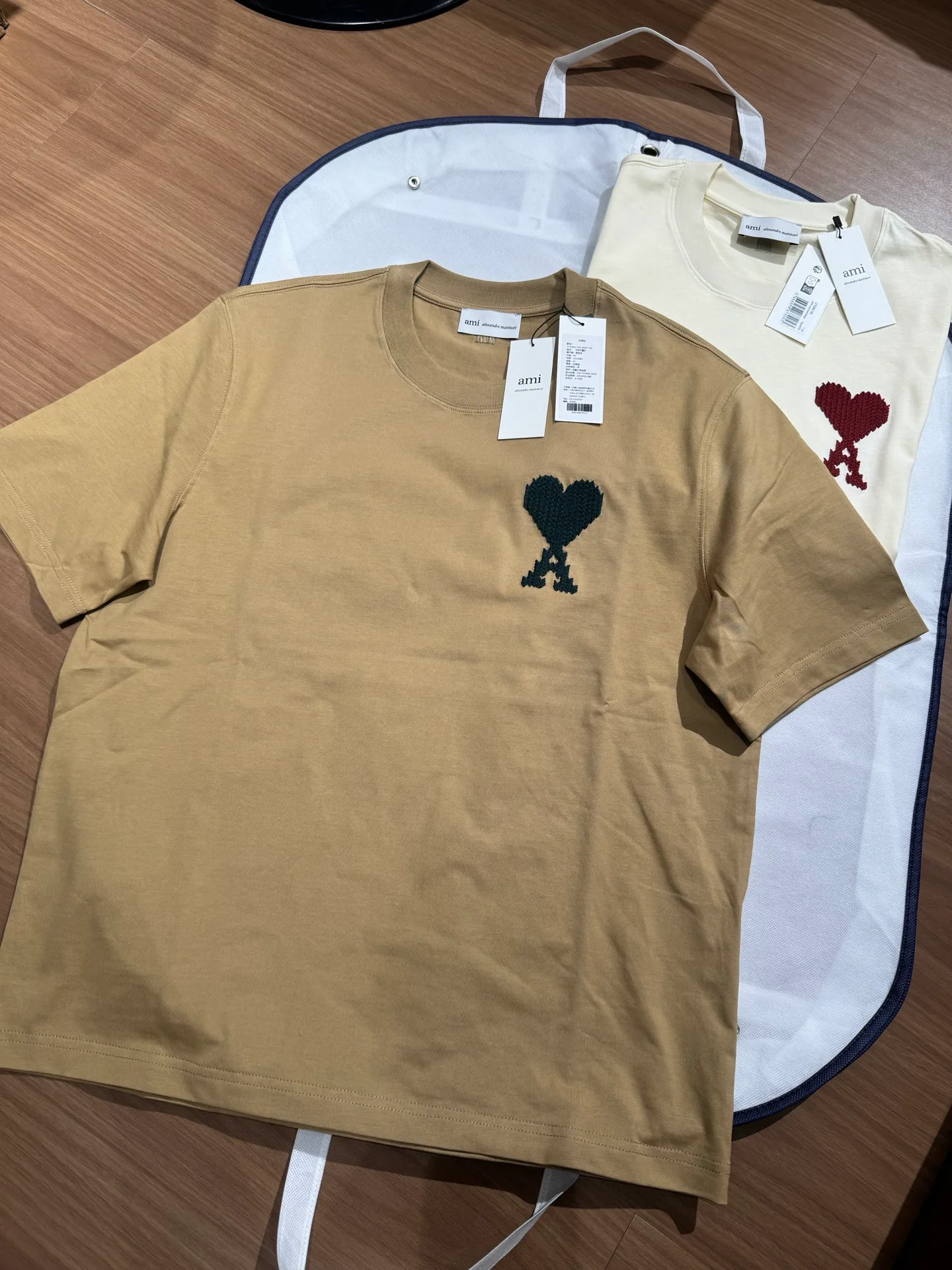 Футболки Женские Ami Paris 11882403