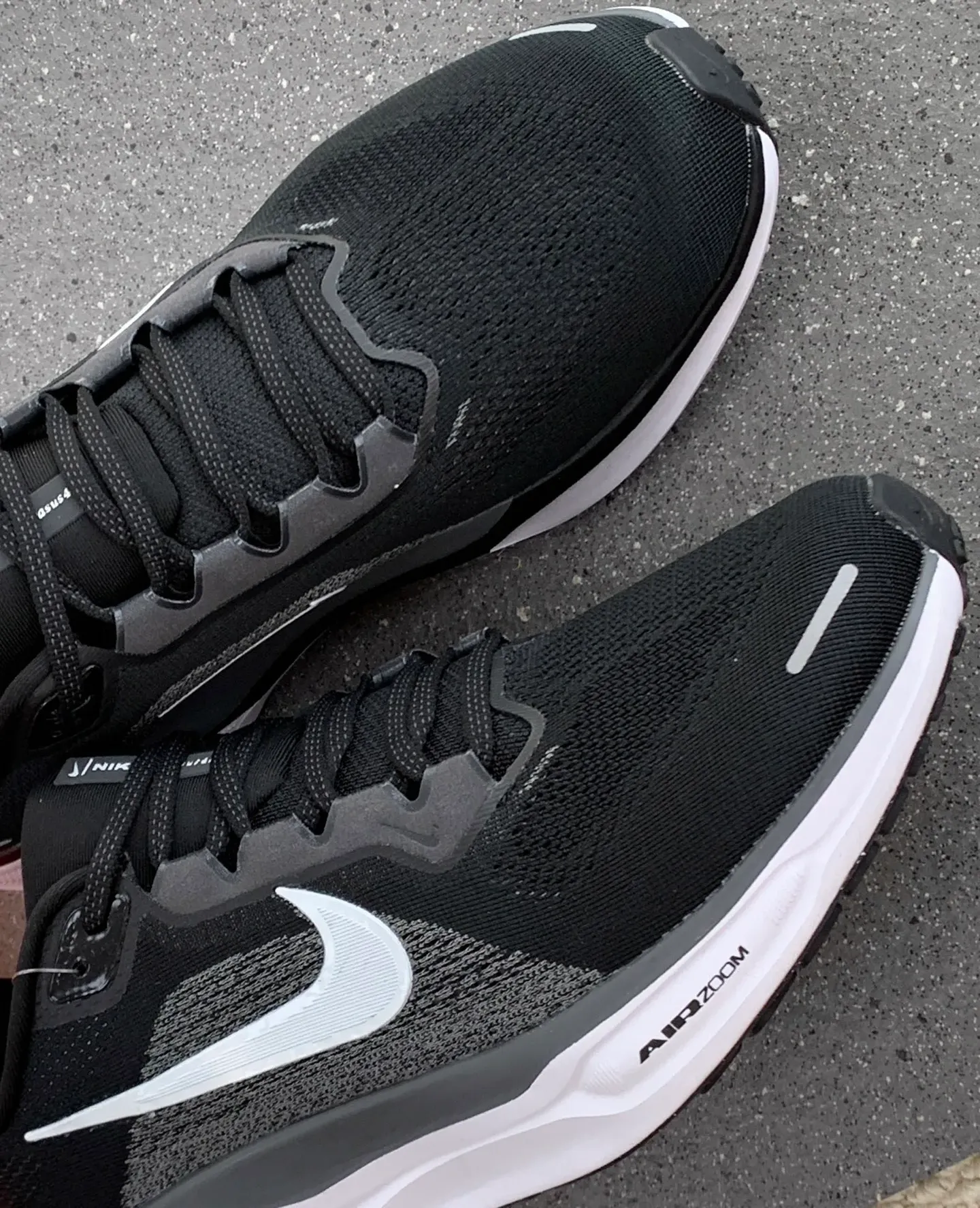 Кроссовки Женские Nike 230365