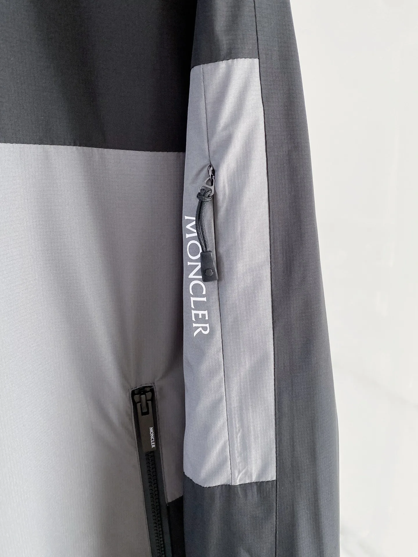 Куртки И Пуховики Мужские Moncler 11584577