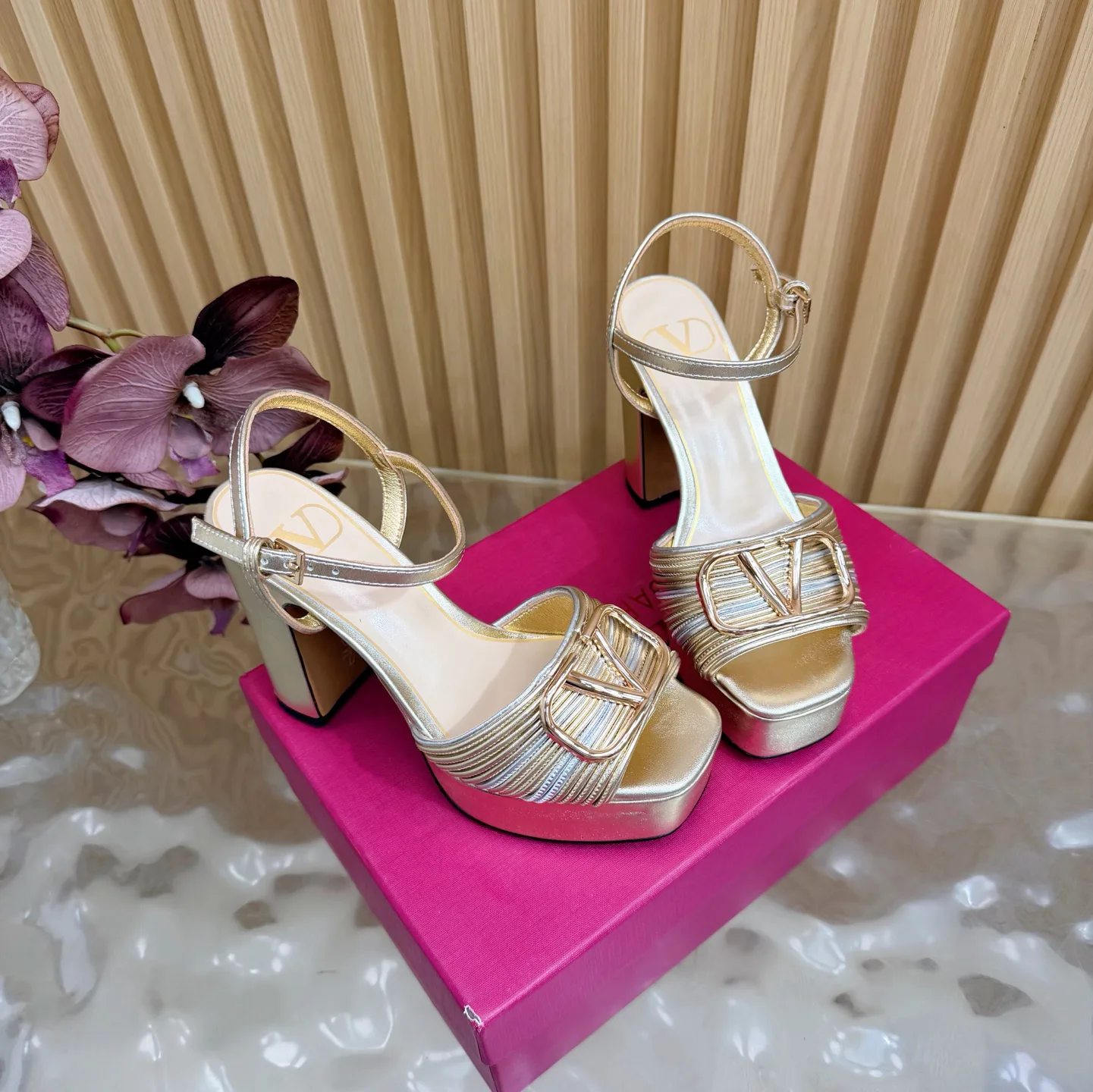 Босоножки Женские Valentino 12859217