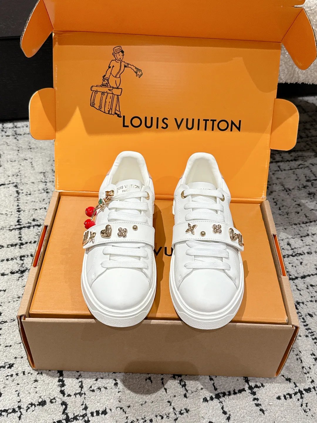 Кроссовки Женские Louis Vuitton 145018