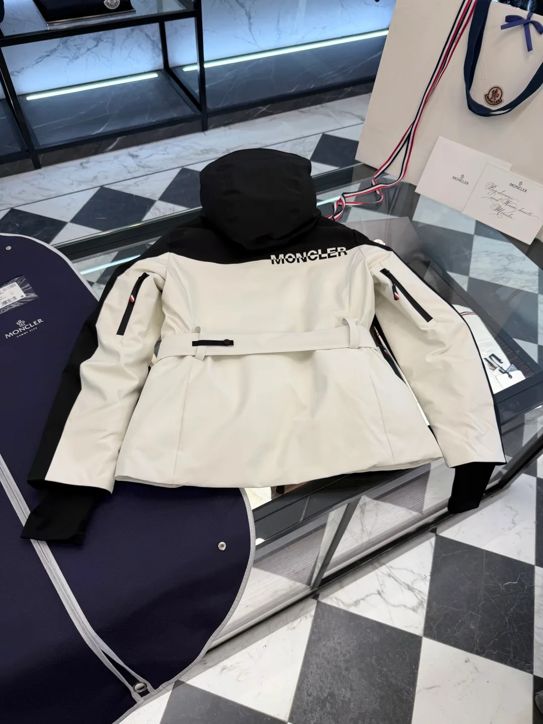 Куртки И Пуховики Женские Moncler 19336107