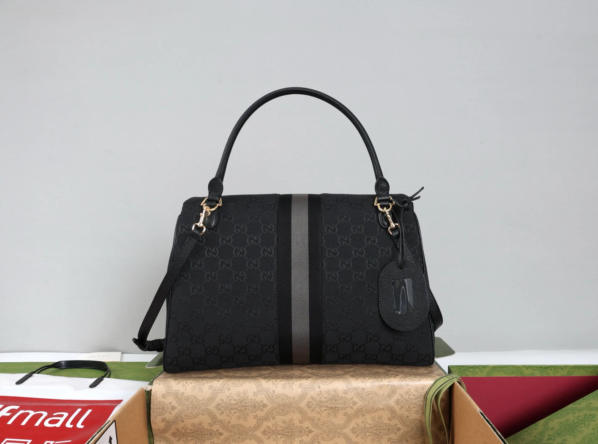 Классические Сумки Женские Gucci 18250580