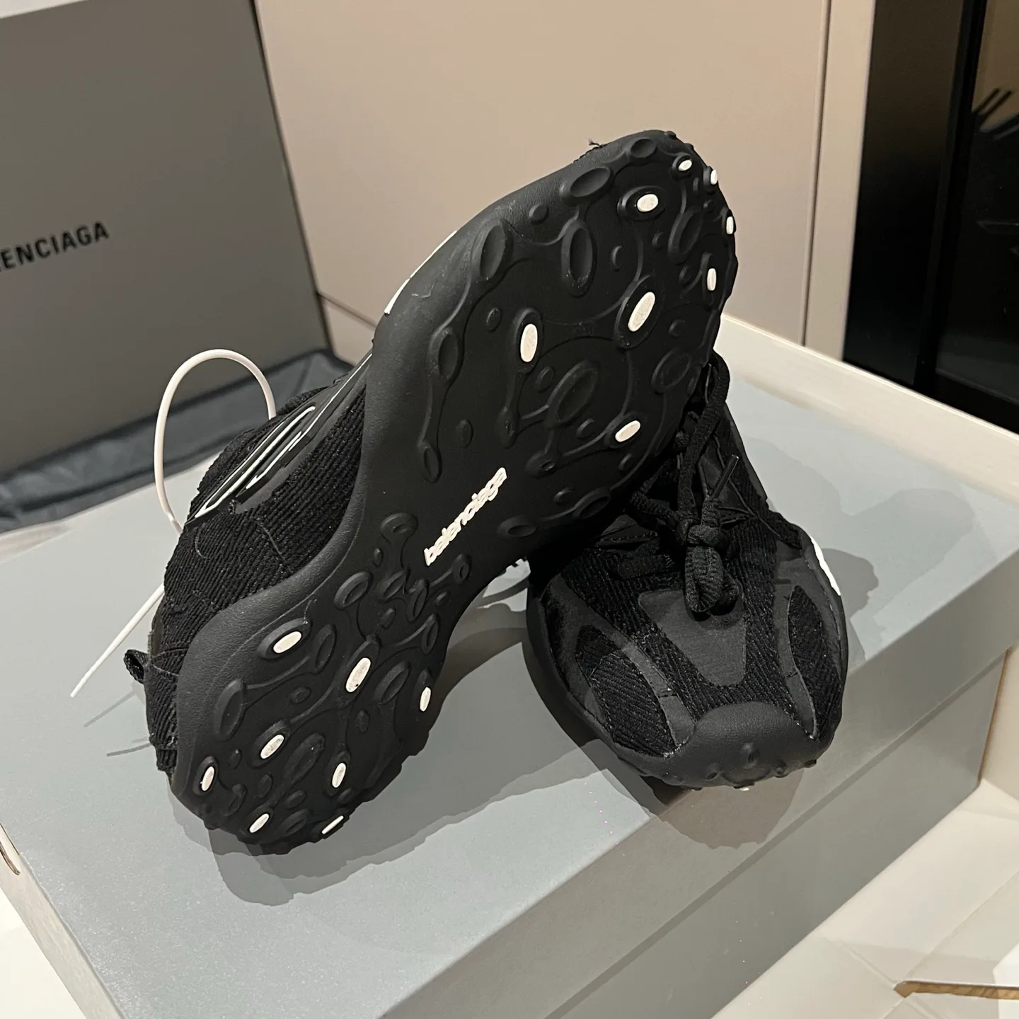 Кроссовки Женские Balenciaga 12948698
