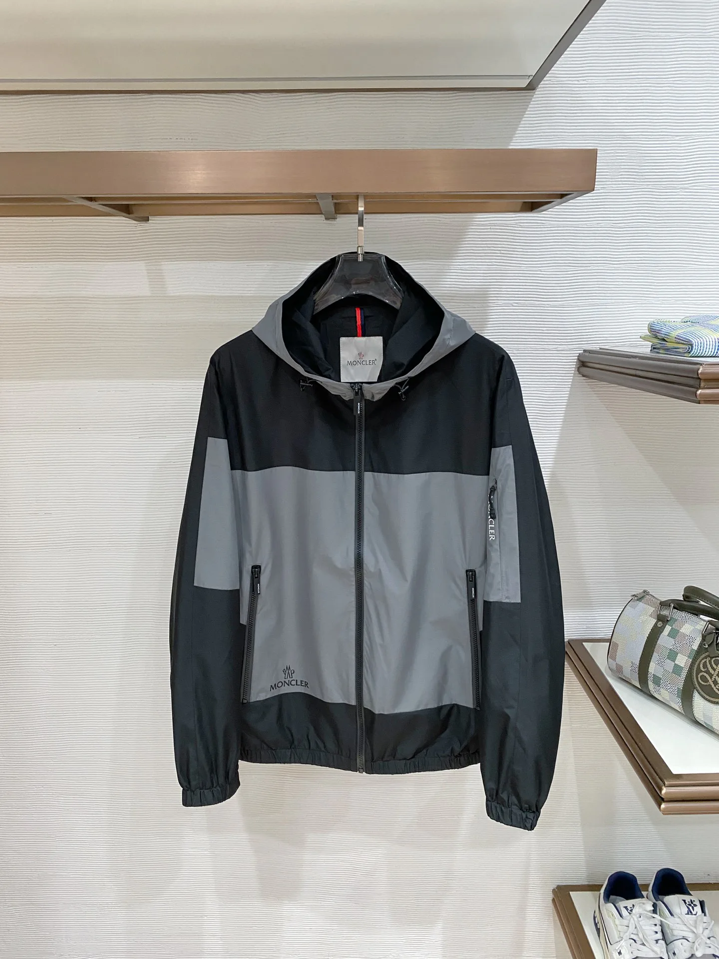 Куртки И Пуховики Мужские Moncler 11584616