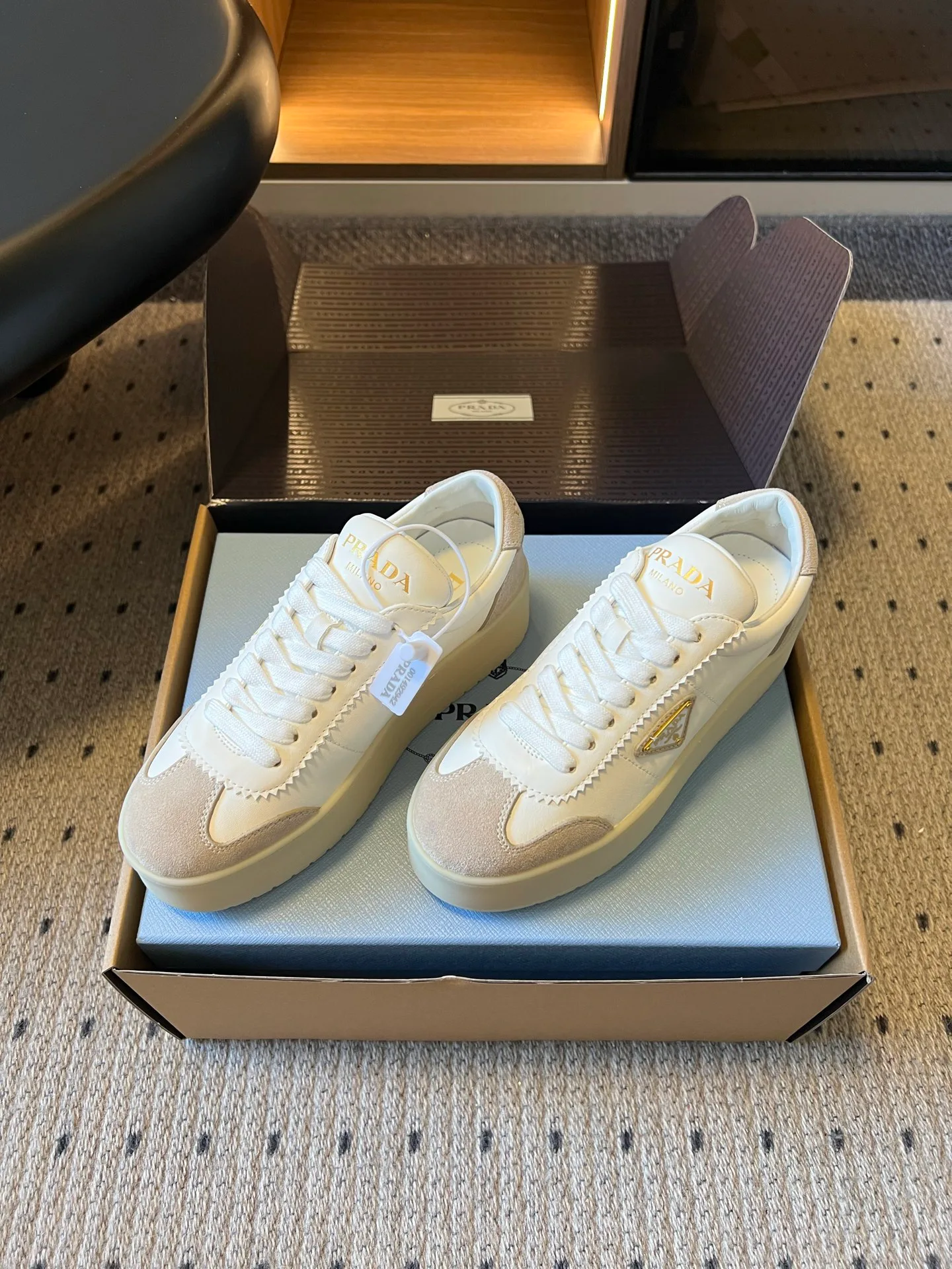 Кроссовки Женские Prada 20149936