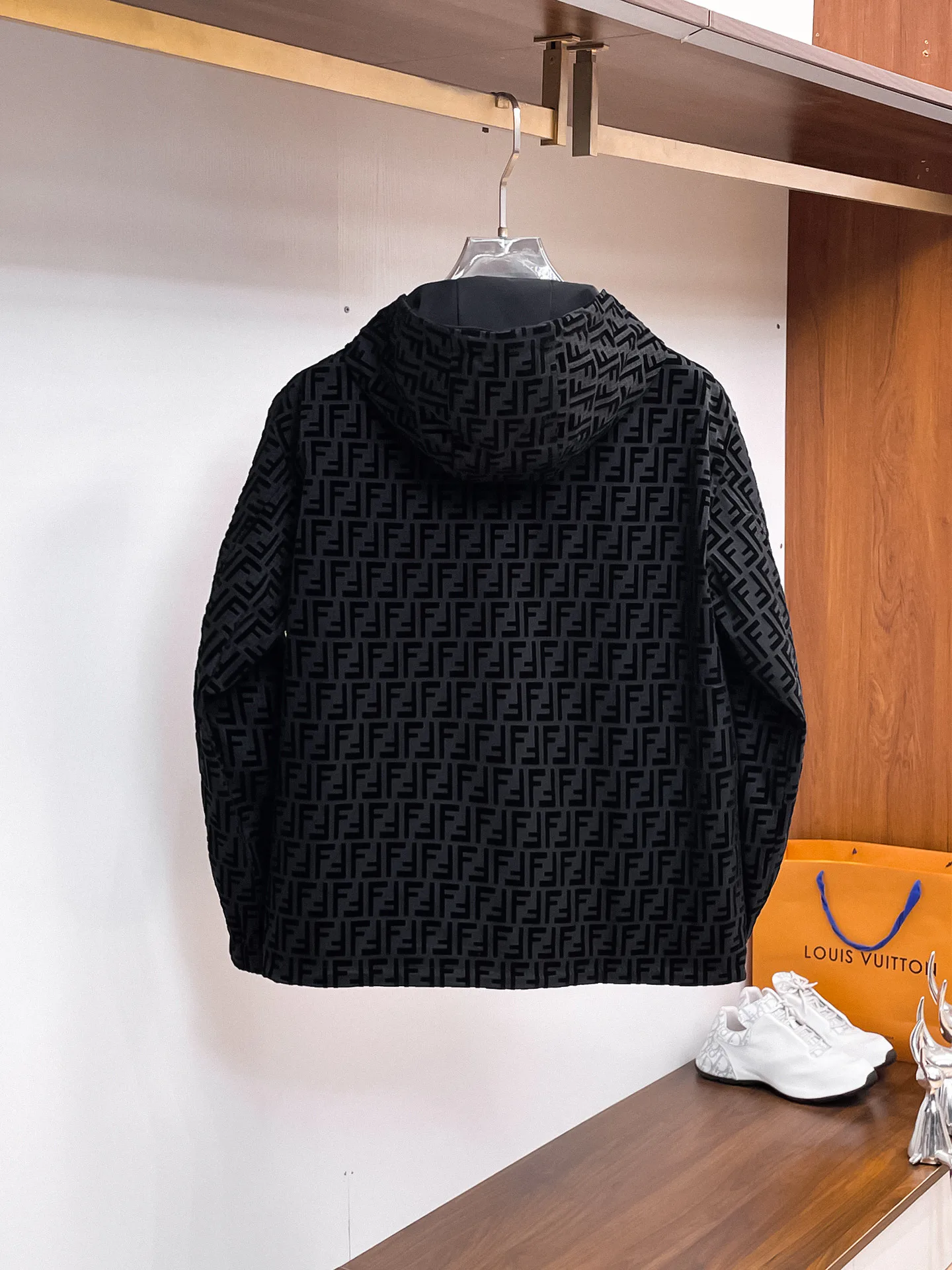 Куртки И Пуховики Мужские Fendi 18197233