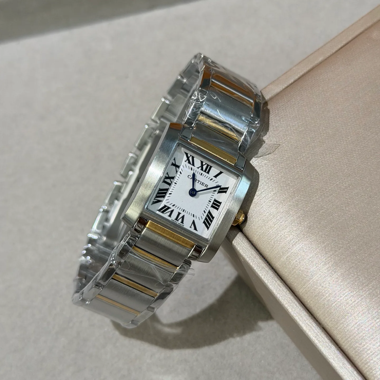 Часы Женские Cartier 17650367
